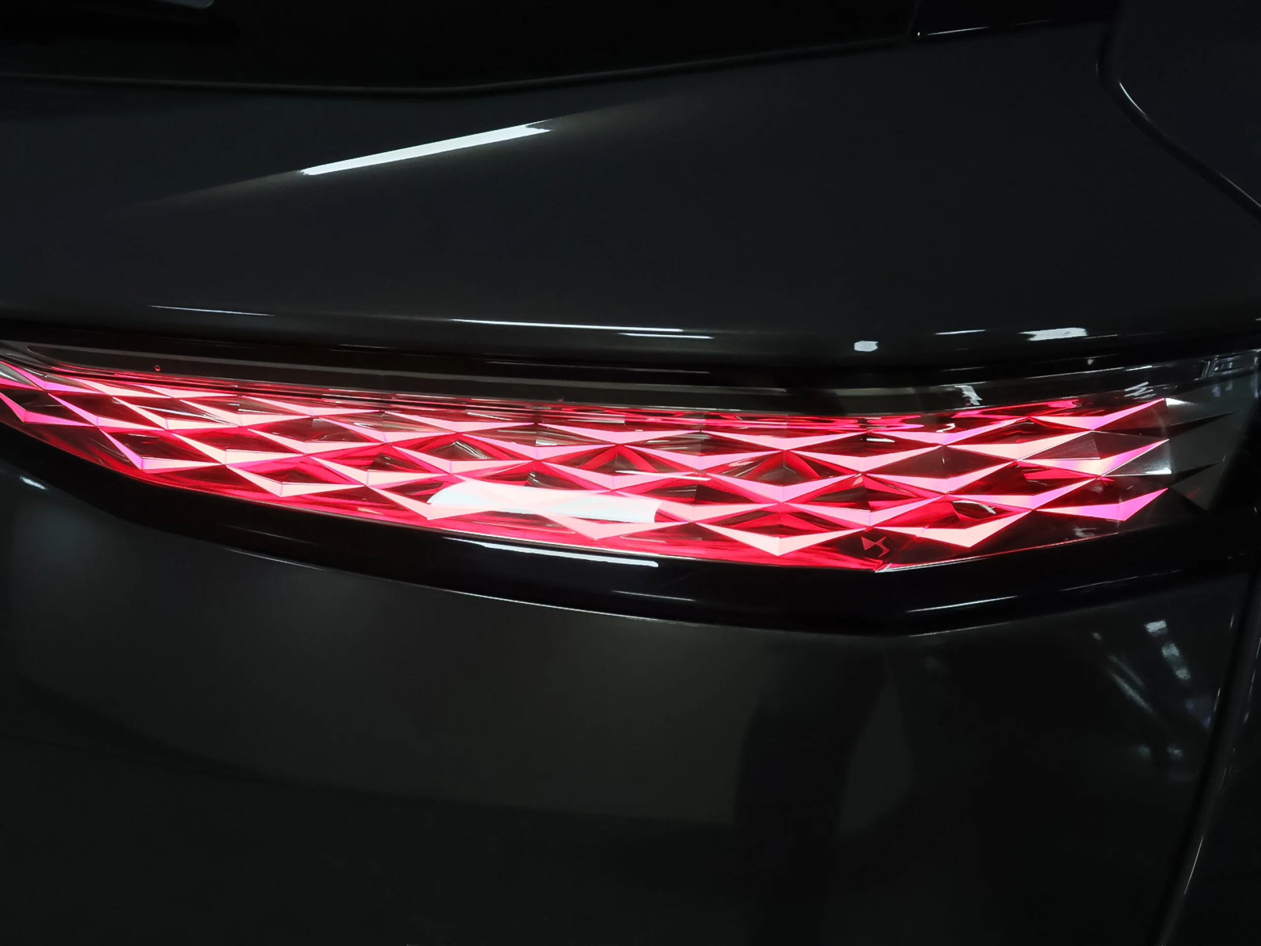 DS DS7 Crossback Plug-In Hybrid Pallas 165 kW (224 CV) - Foto 40