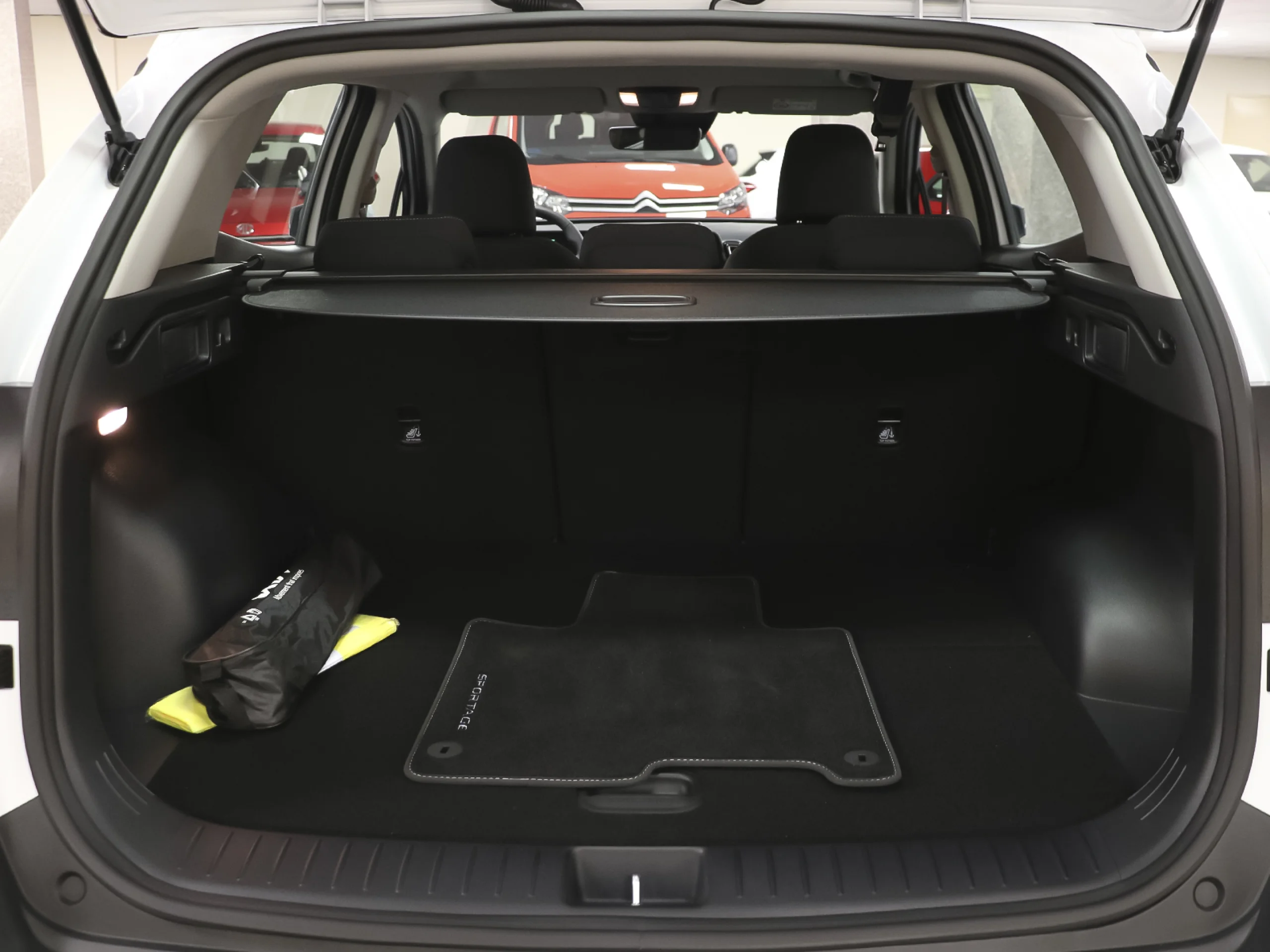 Kia Sportage 1.6 CRDi MHEV Business 4x2 DCT 100 kW (136 CV) - Foto 39