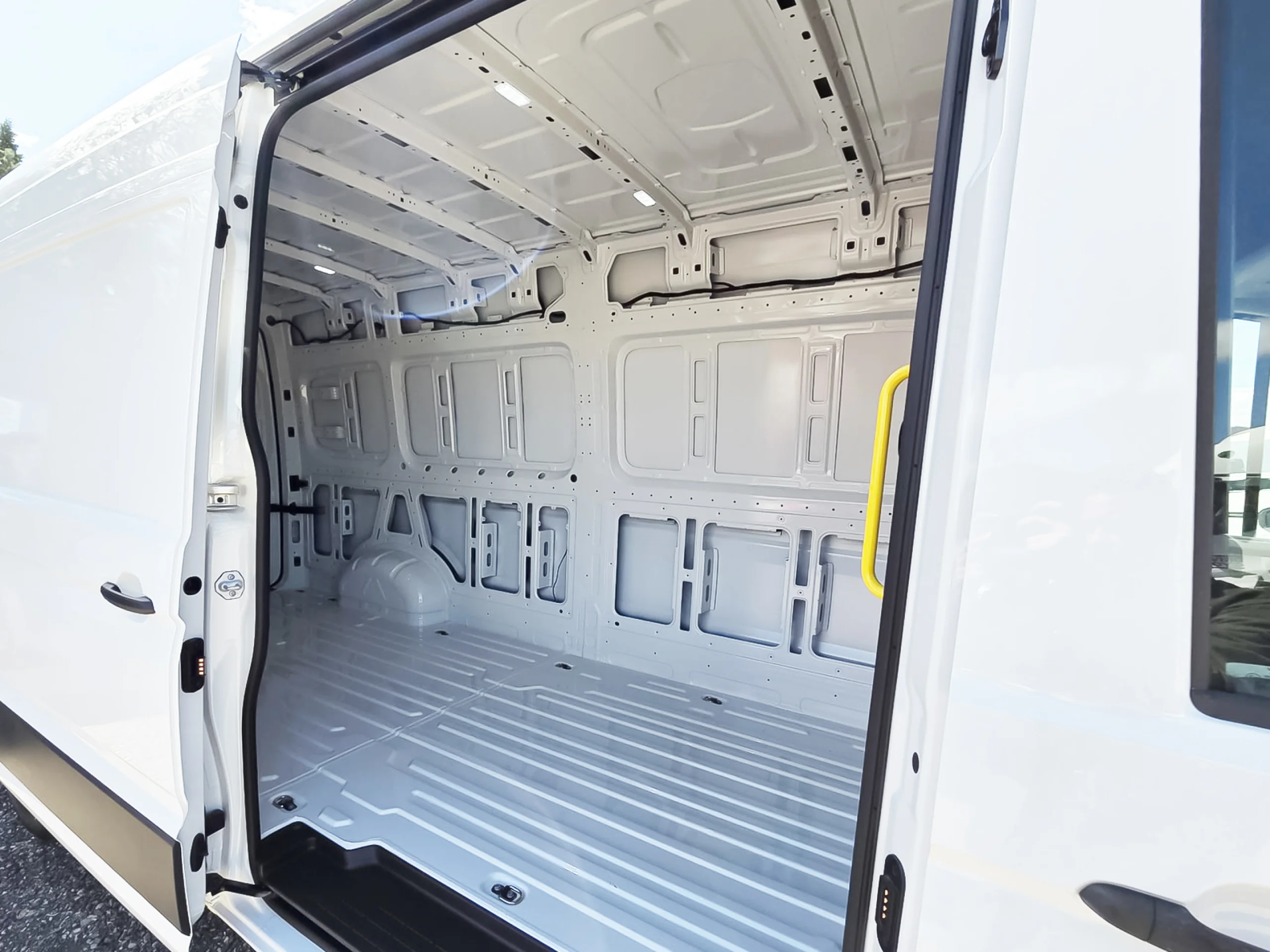 Volkswagen Crafter Batalla Larga TA 2.0 TDI 103 kW (140 CV) 3.500 - Foto 5