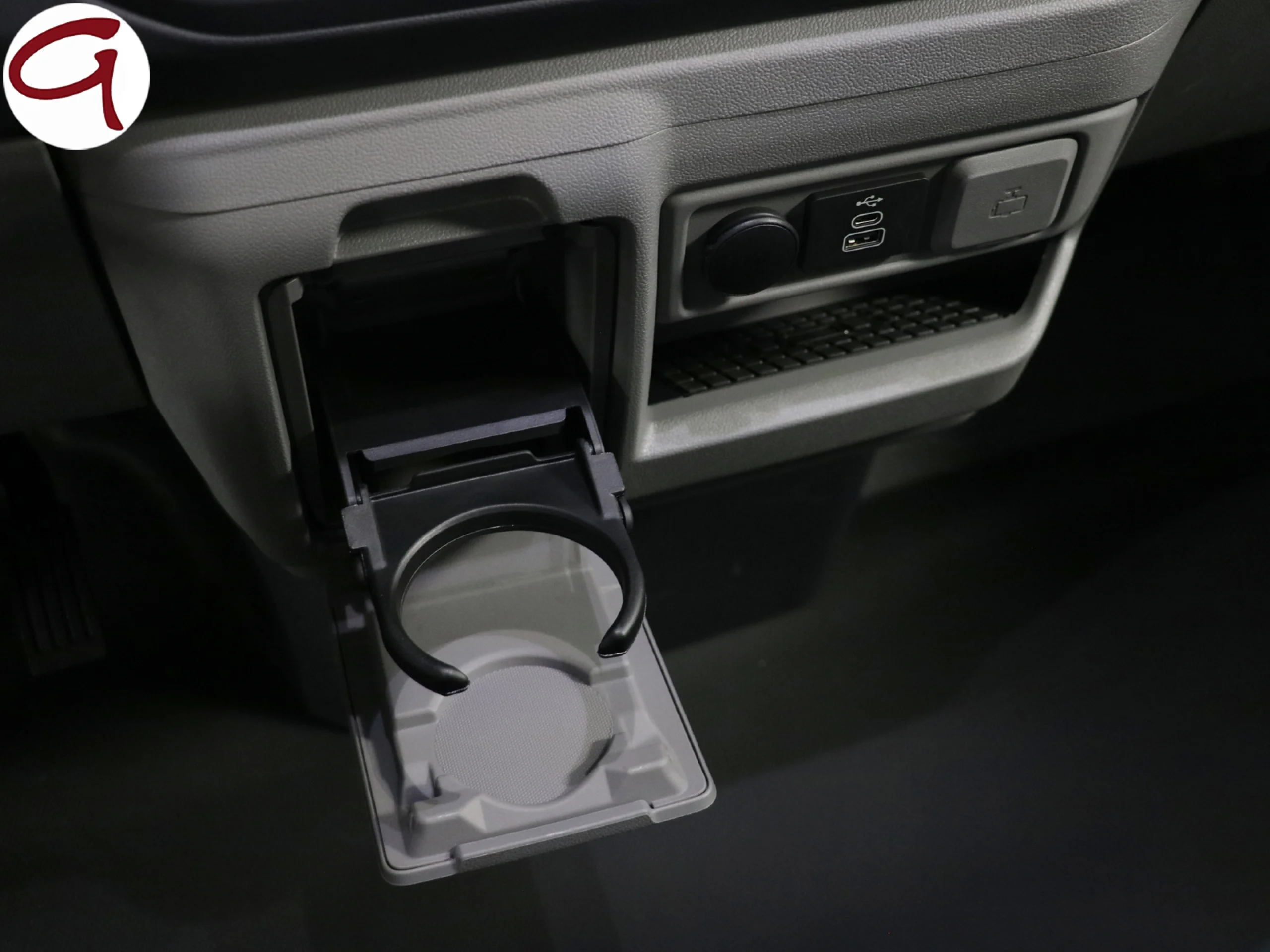 Ford Transit Custom Furgon BEV 64kWh 320 L1 Sport 210 kW (286 CV) - Foto 38