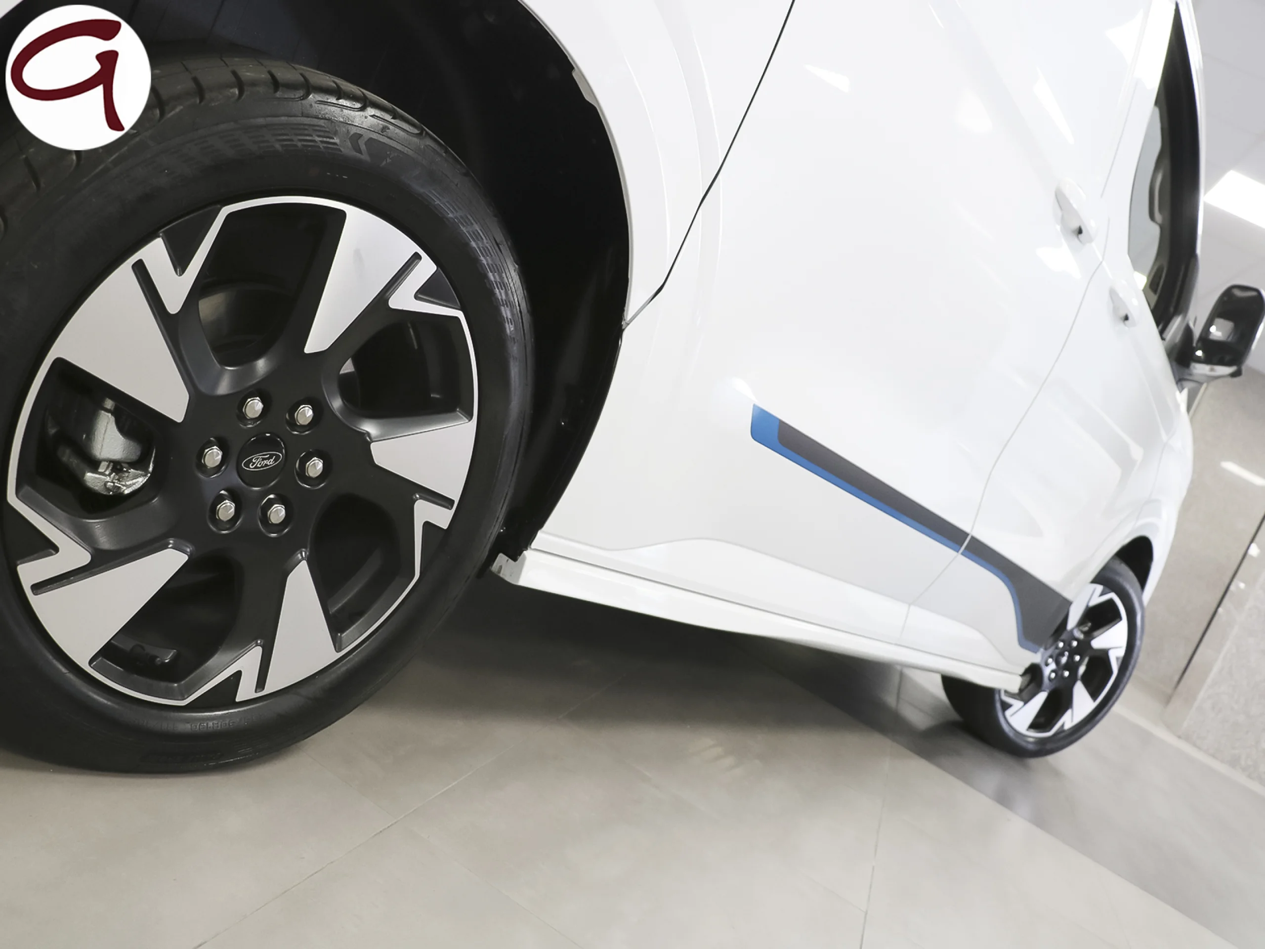 Ford Transit Custom Furgon BEV 64kWh 320 L1 Sport 210 kW (286 CV) - Foto 42