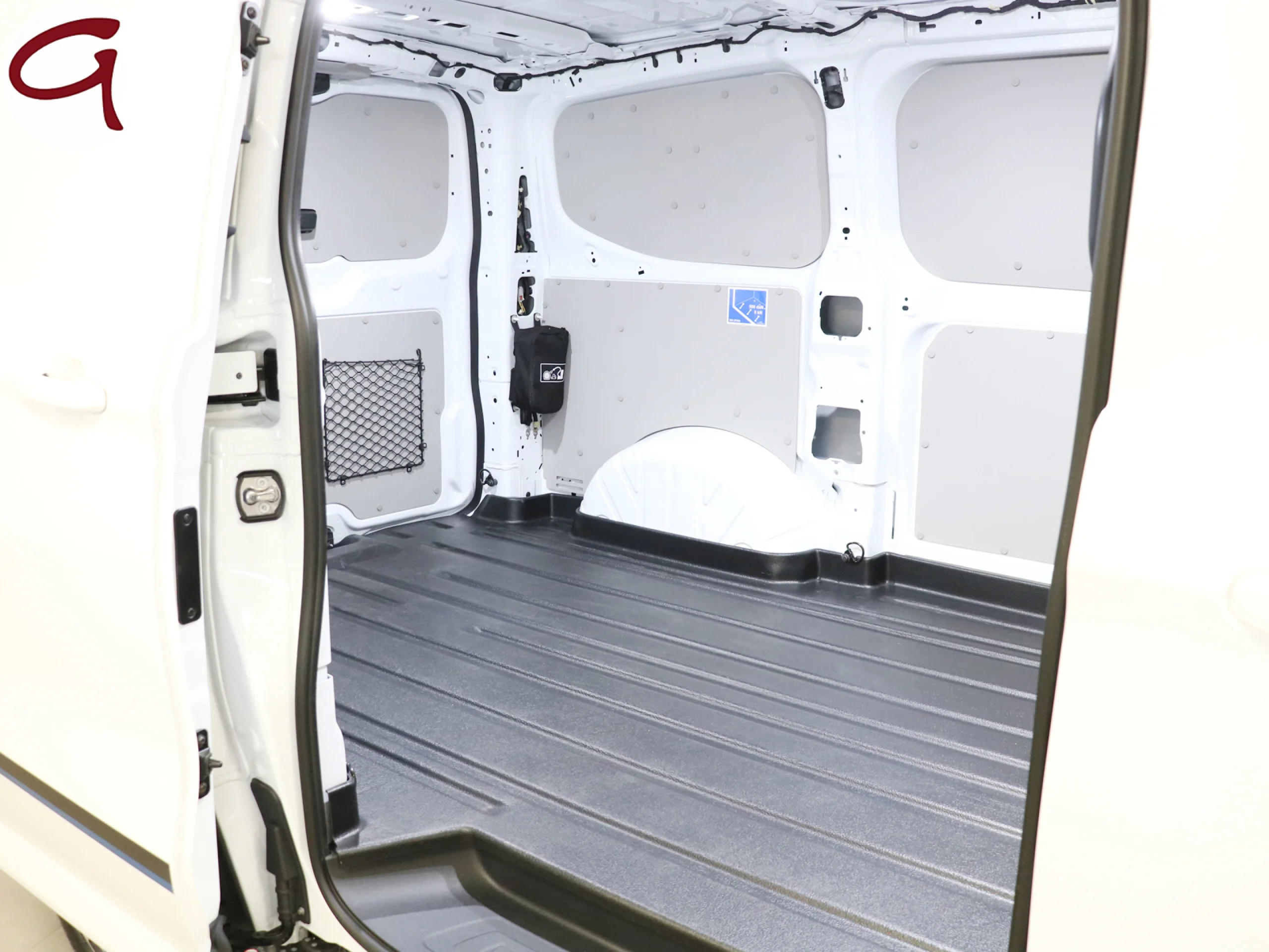 Ford Transit Custom Furgon BEV 64kWh 320 L1 Sport 210 kW (286 CV) - Foto 47