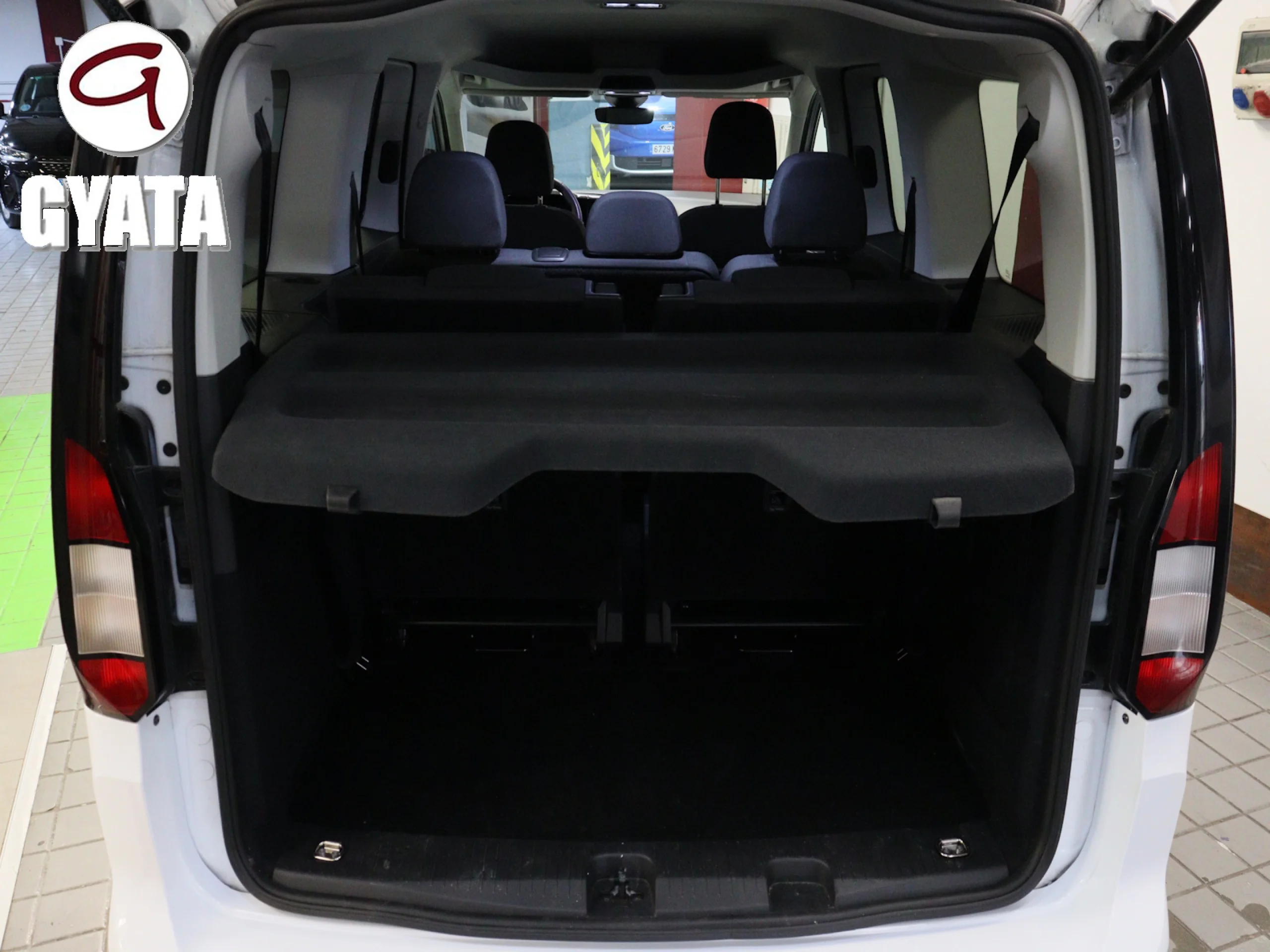 Ford Grand Tourneo Connect 2.0 Ecoblue Titanium Auto 90 kW (122 CV) - Foto 28