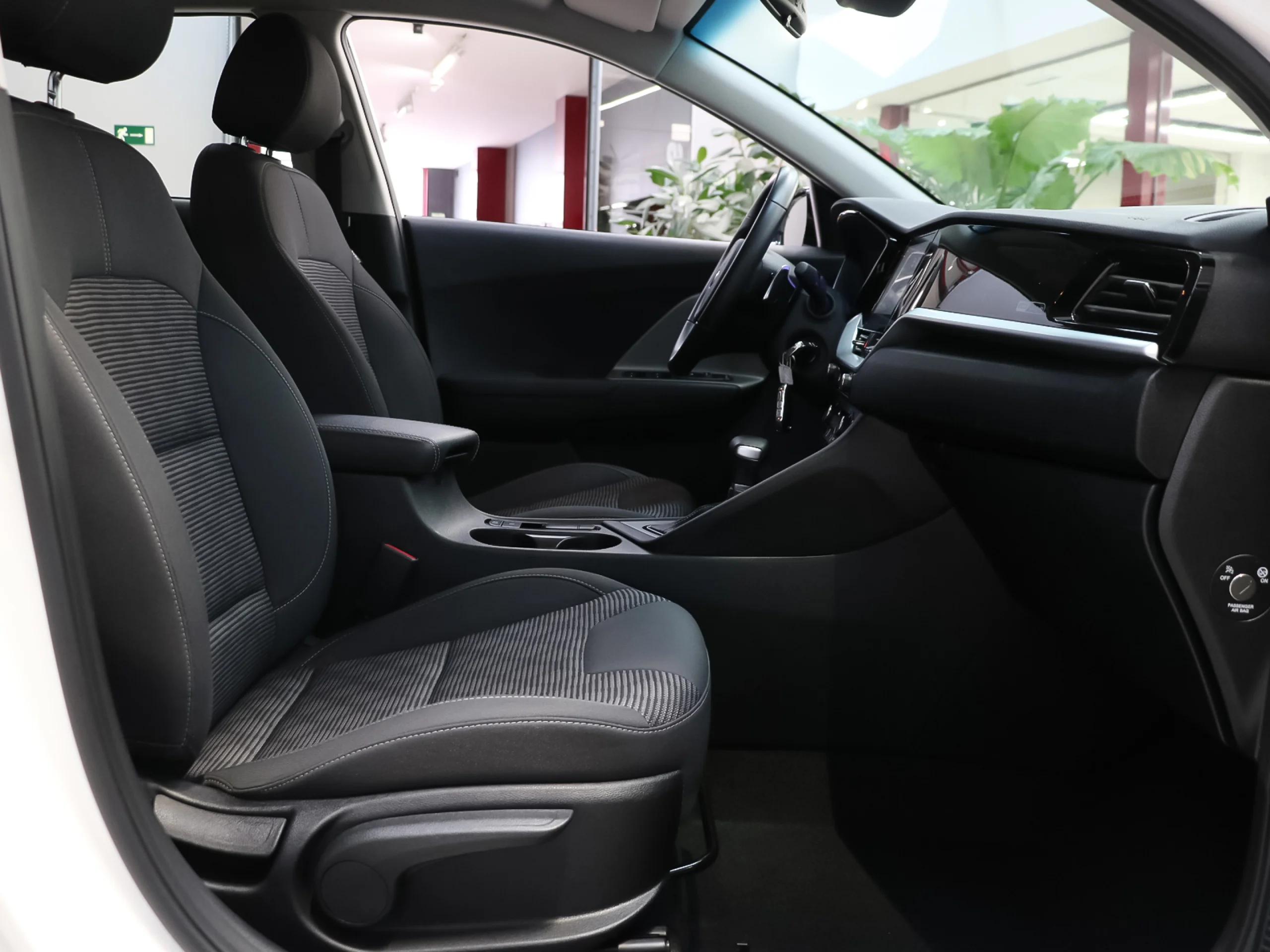 Kia Niro 1.6 GDi PHEV Híbrido Concept 104 kW (141 CV) - Foto 6