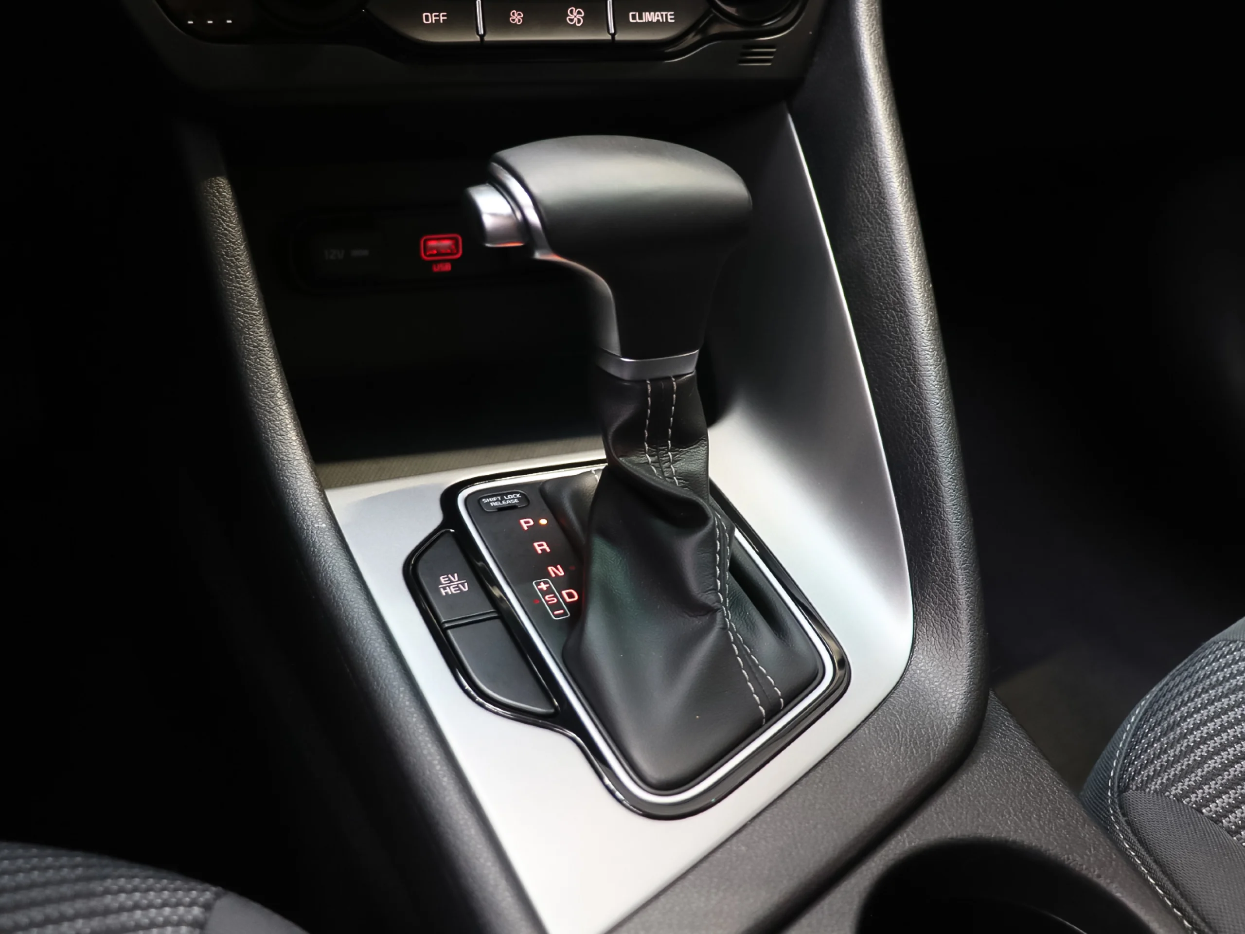 Kia Niro 1.6 GDi PHEV Híbrido Concept 104 kW (141 CV) - Foto 18