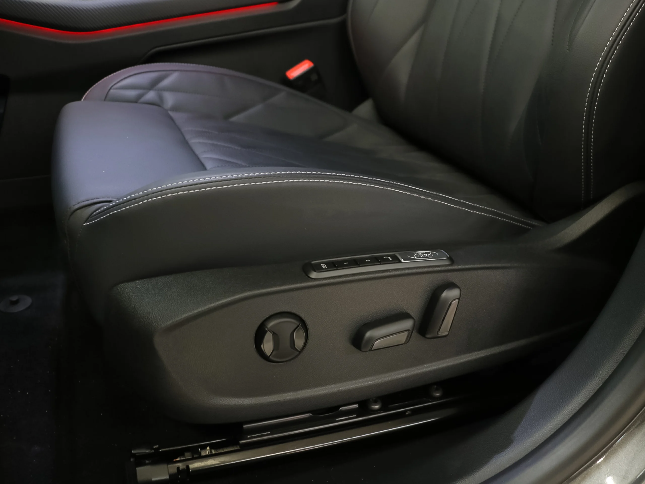 Ford Capri CX740L Premium R. Ext. AWD 77kWh 250 kW (340 CV) - Foto 8