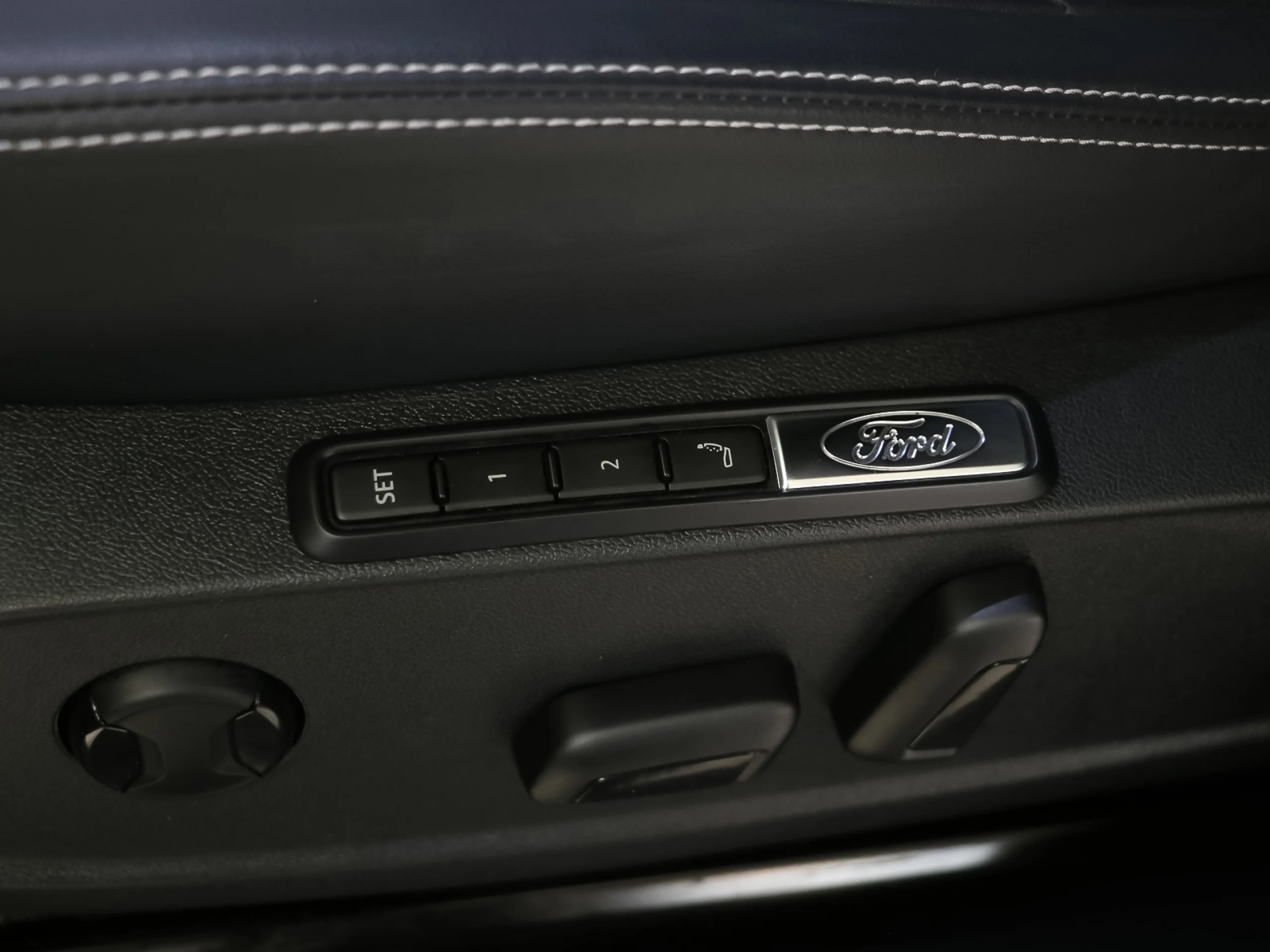 Ford Capri CX740L Premium R. Ext. AWD 77kWh 250 kW (340 CV) - Foto 9