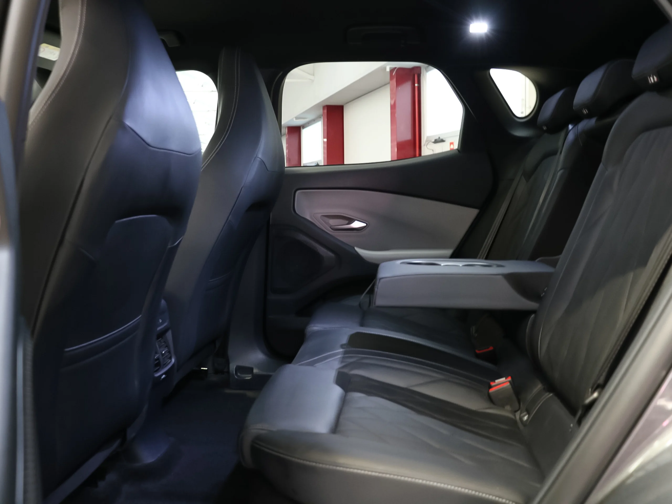 Ford Capri CX740L Premium R. Ext. AWD 77kWh 250 kW (340 CV) - Foto 12