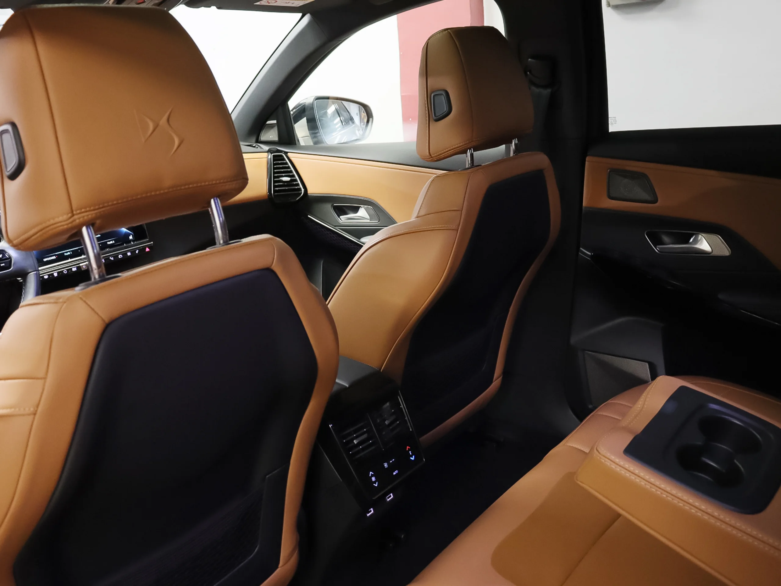 DS DS7 Crossback E-Tense 300 Grand Chic 4WD Auto 221 kW (300 CV) - Foto 10