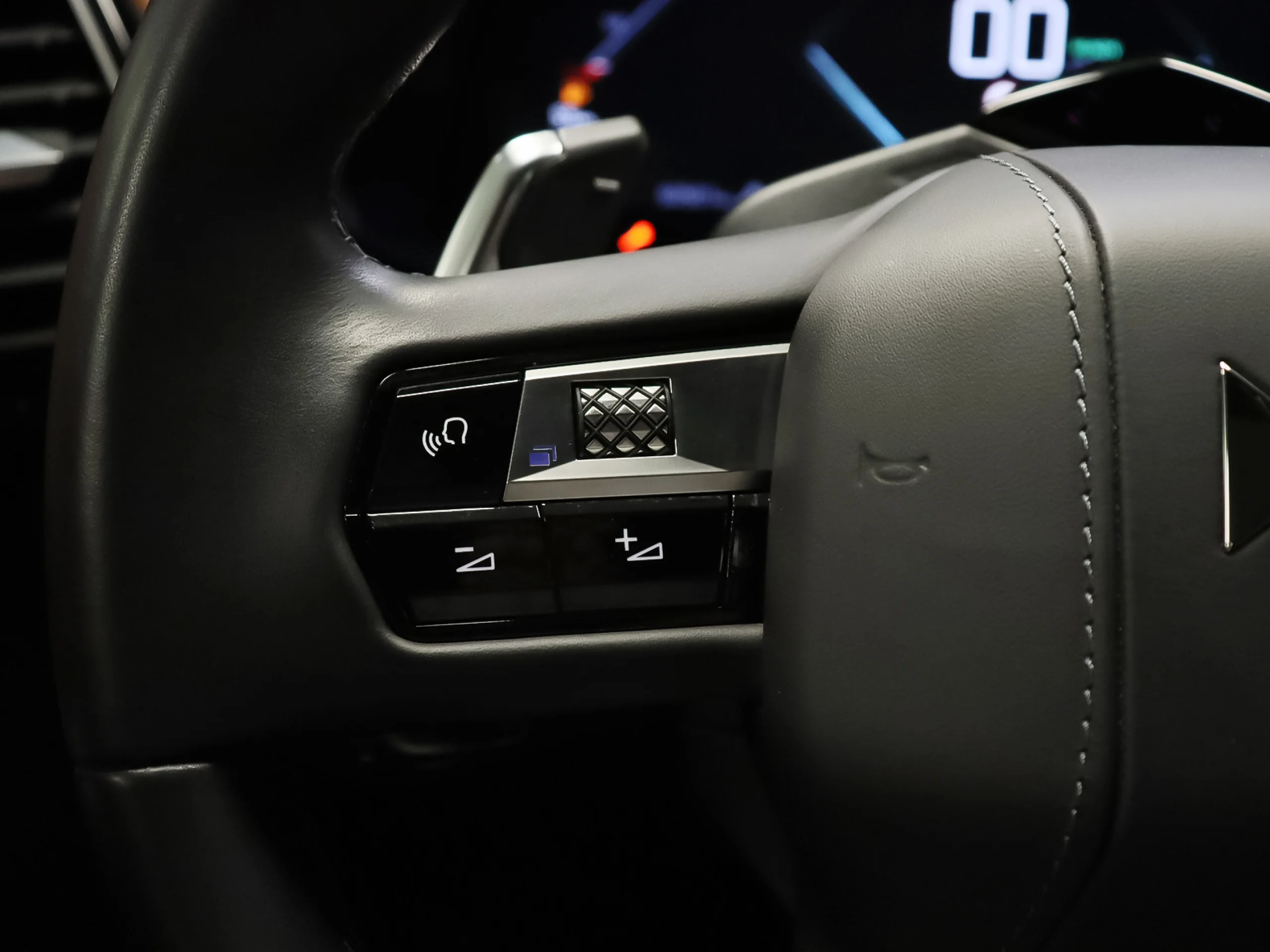 DS DS7 Crossback E-Tense 300 Grand Chic 4WD Auto 221 kW (300 CV) - Foto 18
