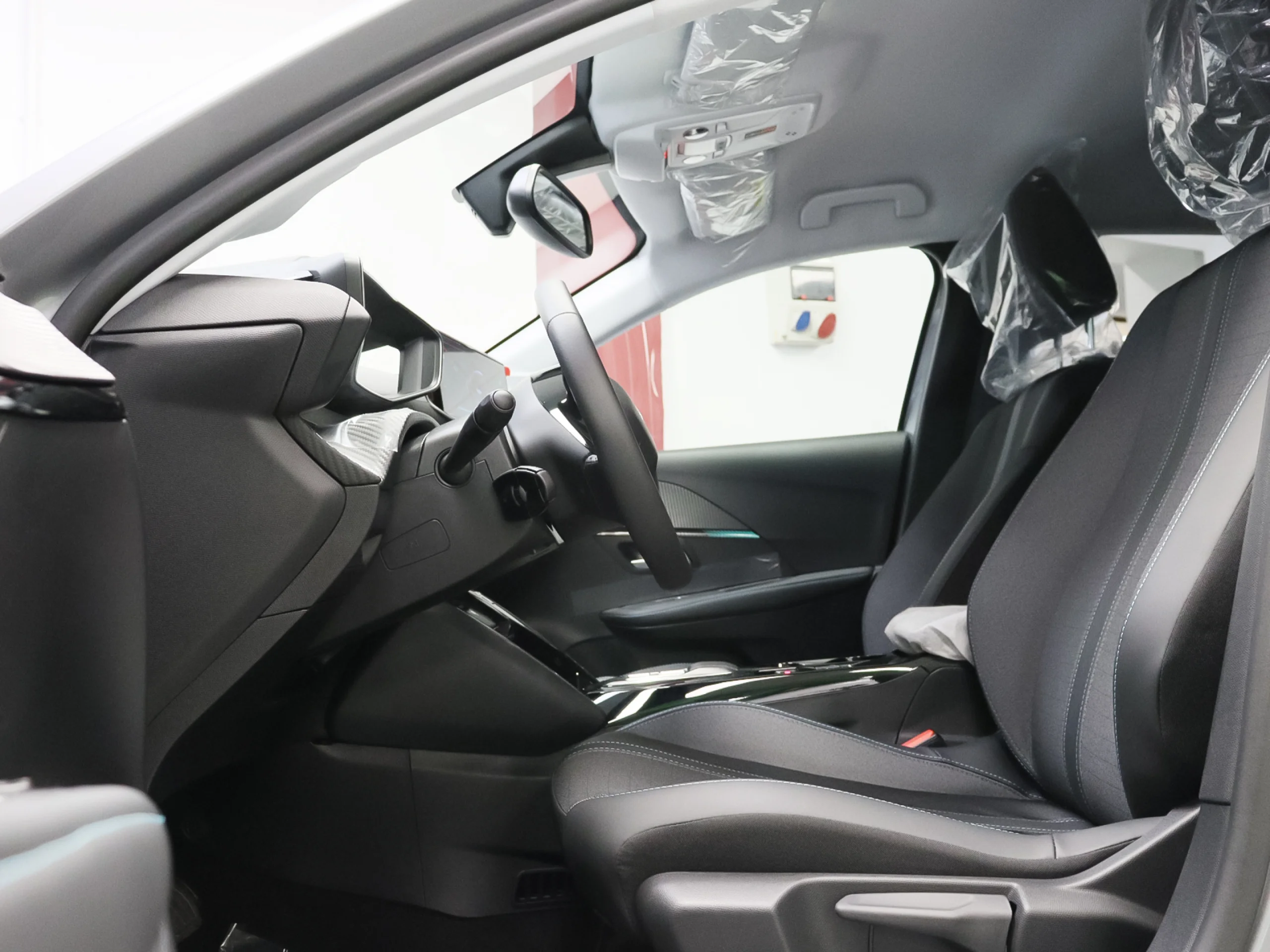 Peugeot E-208 Eléctrico Allure Pack 100 kW (136 CV) - Foto 5