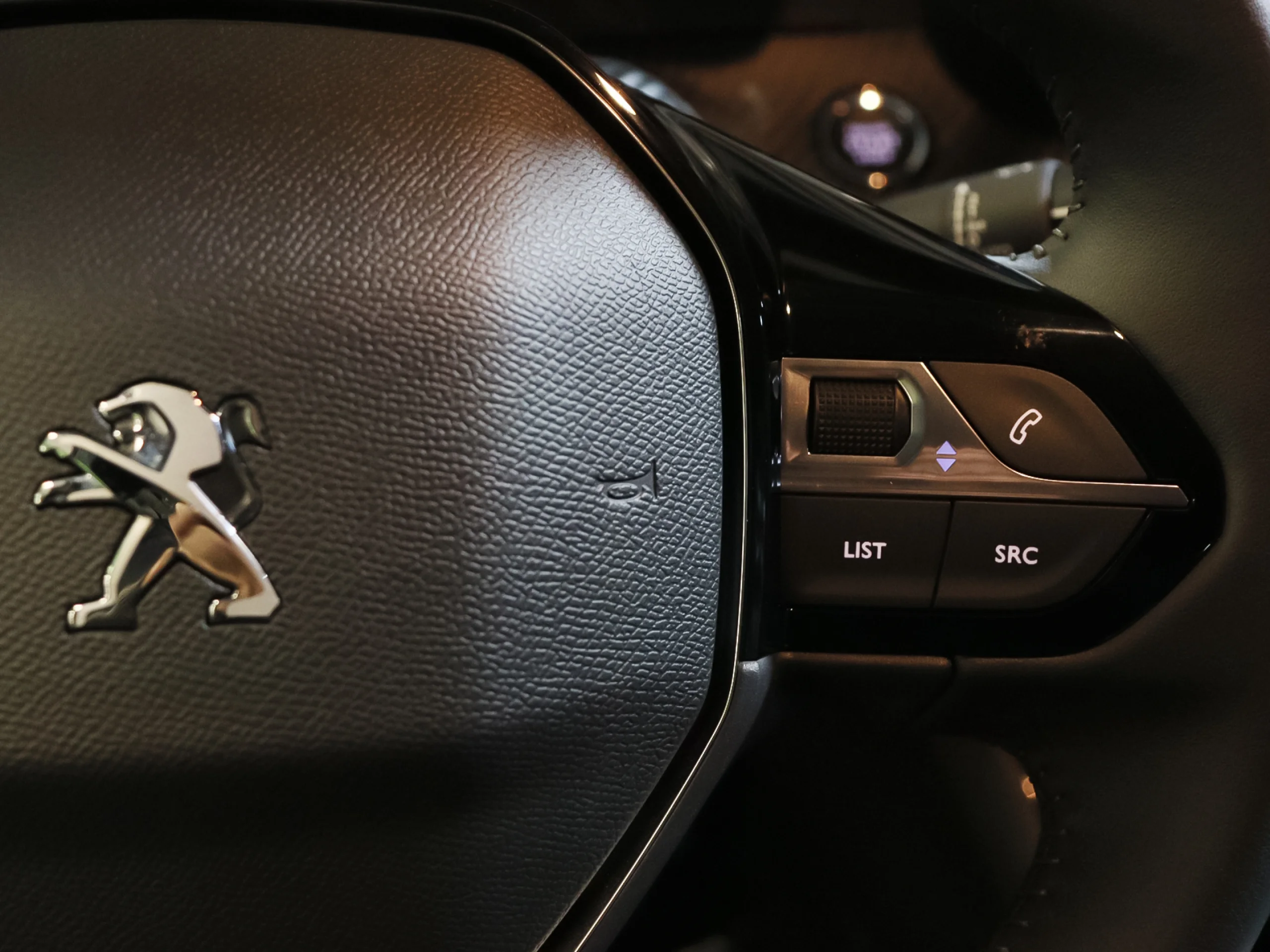 Peugeot E-208 Eléctrico Allure Pack 100 kW (136 CV) - Foto 13