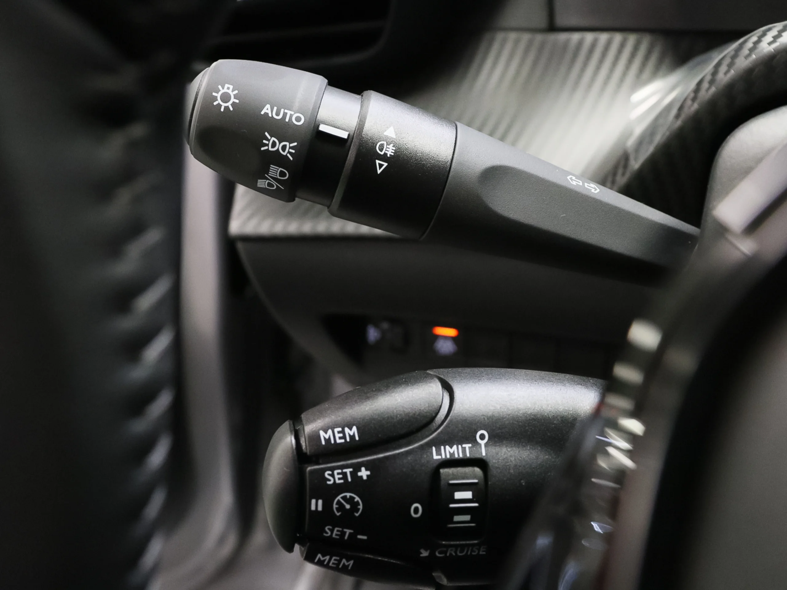 Peugeot E-208 Eléctrico Allure Pack 100 kW (136 CV) - Foto 14