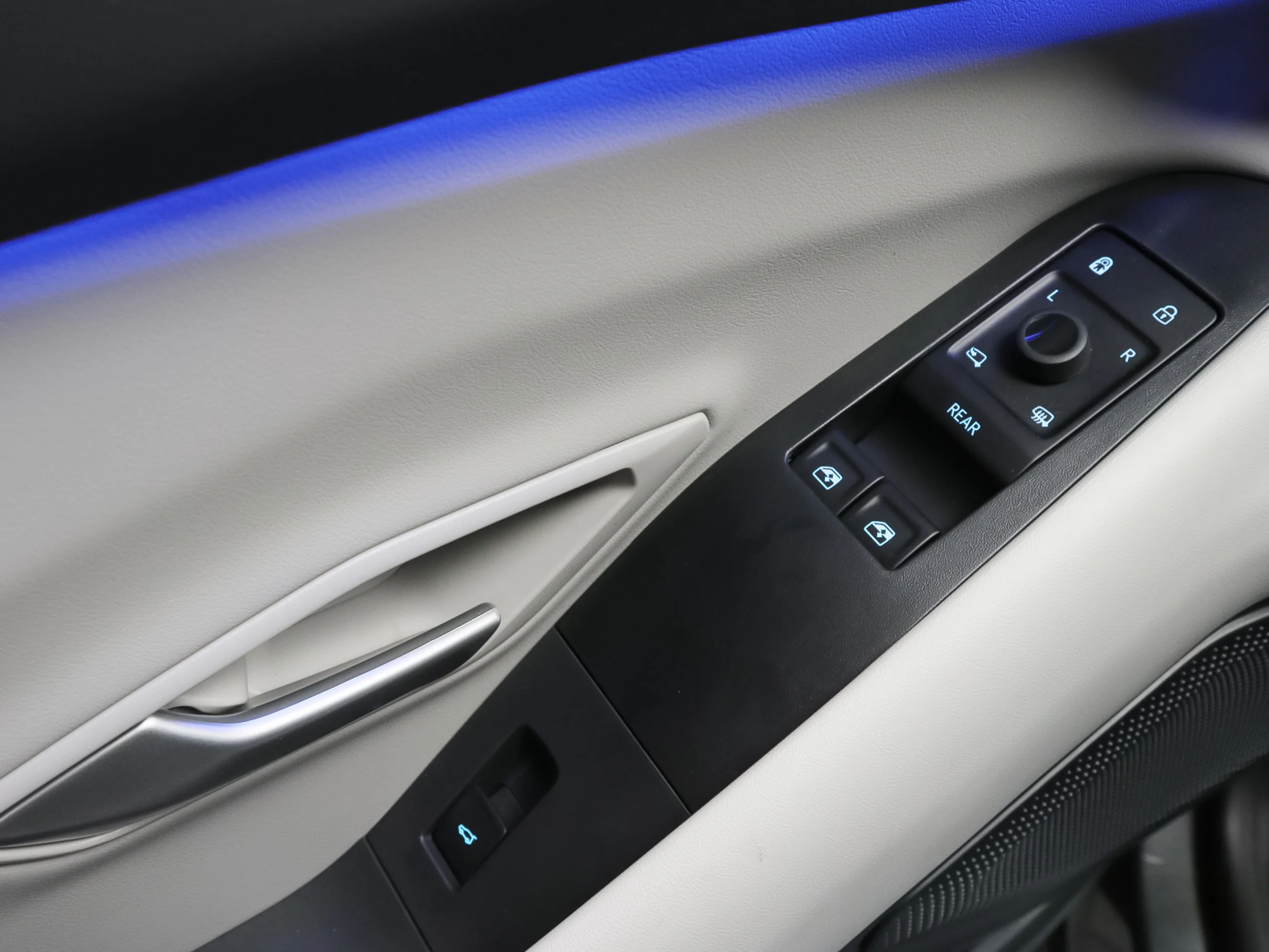 Ford Capri CX740L Premium R. Ext. AWD 77kWh 250 kW (340 CV) - Foto 6