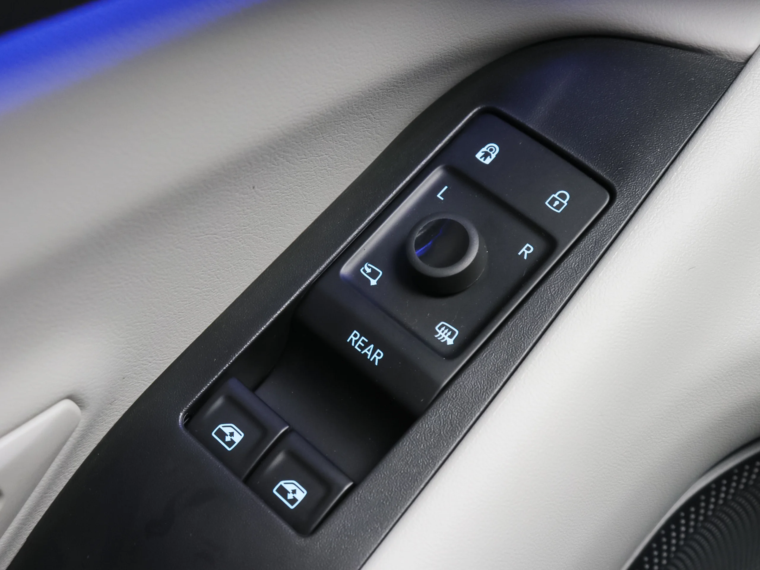 Ford Capri CX740L Premium R. Ext. AWD 77kWh 250 kW (340 CV) - Foto 7