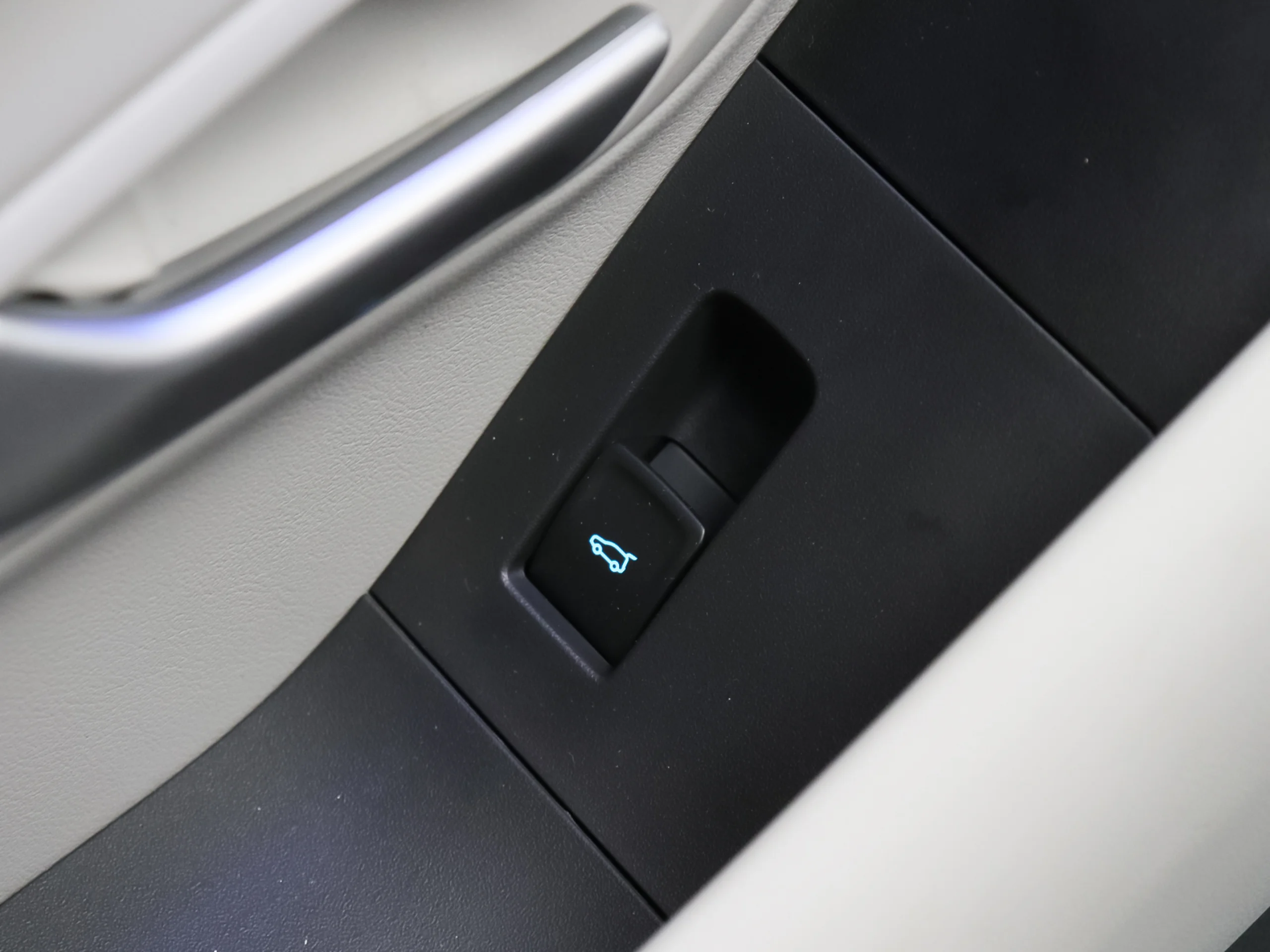 Ford Capri CX740L Premium R. Ext. AWD 77kWh 250 kW (340 CV) - Foto 8