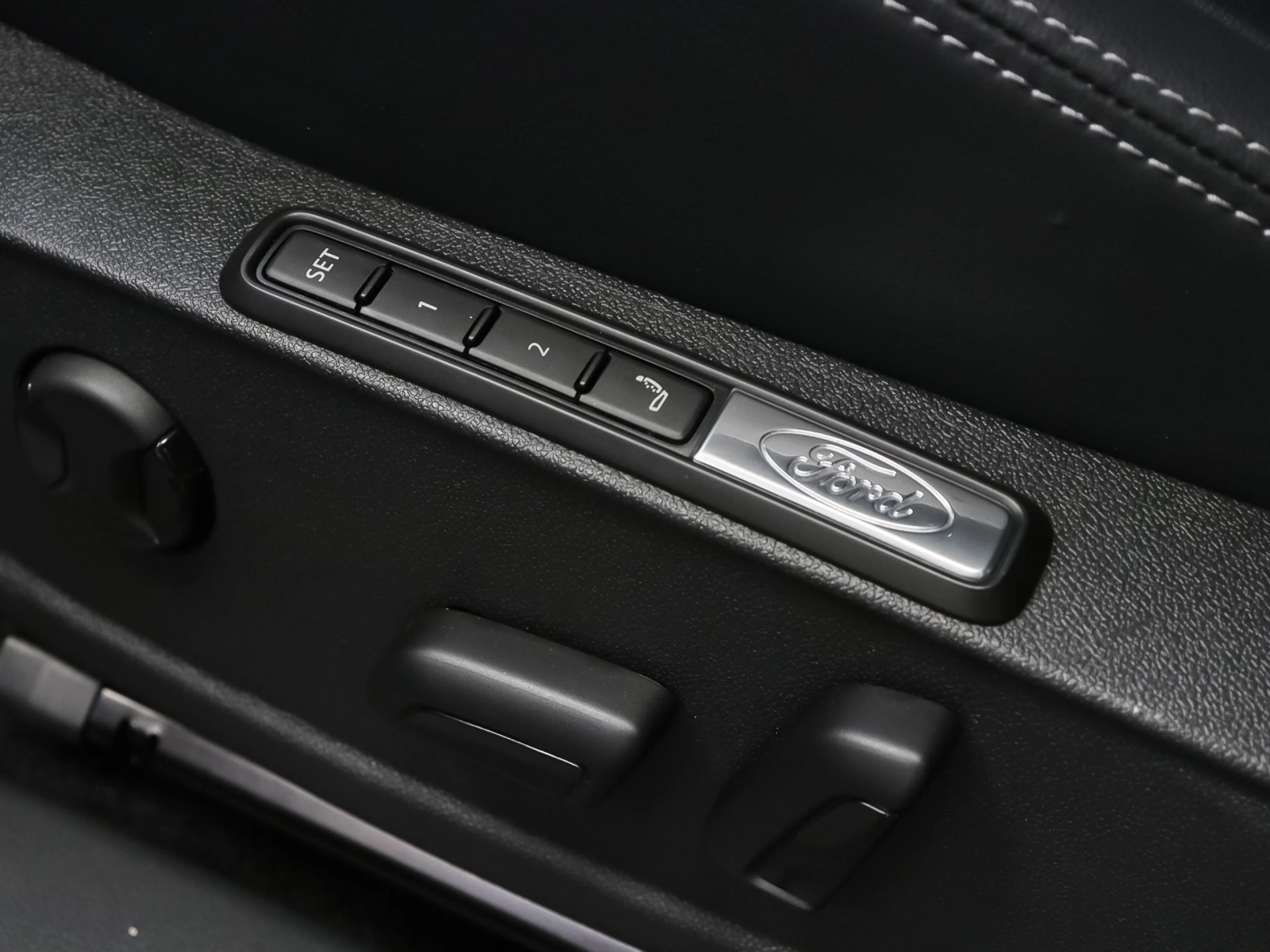 Ford Capri CX740L Premium R. Ext. AWD 77kWh 250 kW (340 CV) - Foto 9