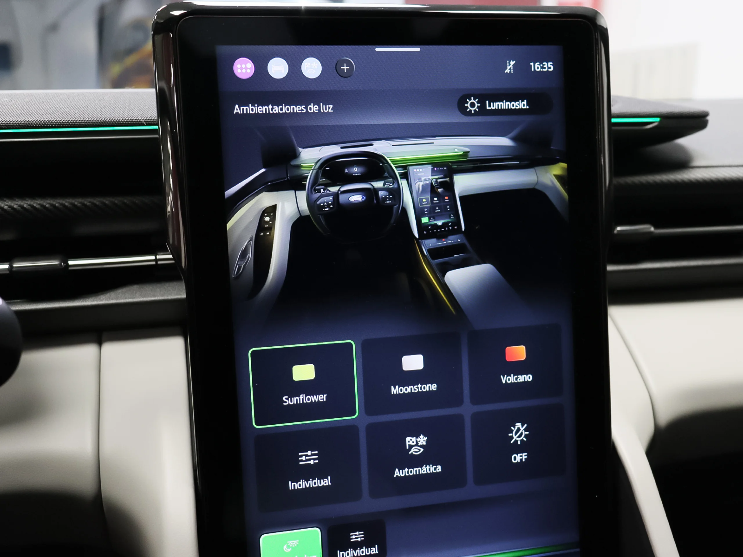 Ford Capri CX740L Premium R. Ext. AWD 77kWh 250 kW (340 CV) - Foto 32