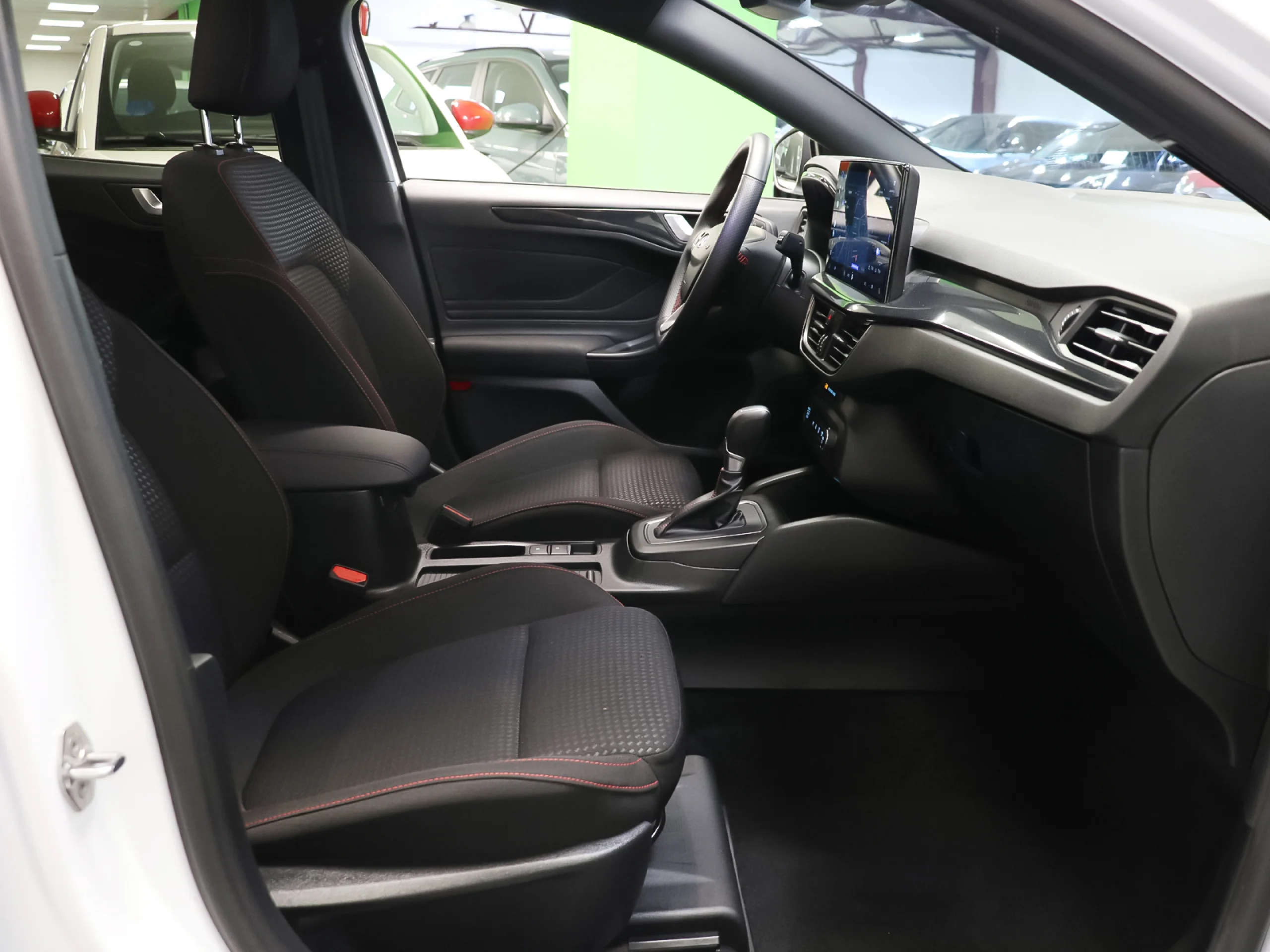 Ford Focus SportBreak 1.0 Ecoboost MHEV ST-Line Auto 114 kW (155 CV) - Foto 6