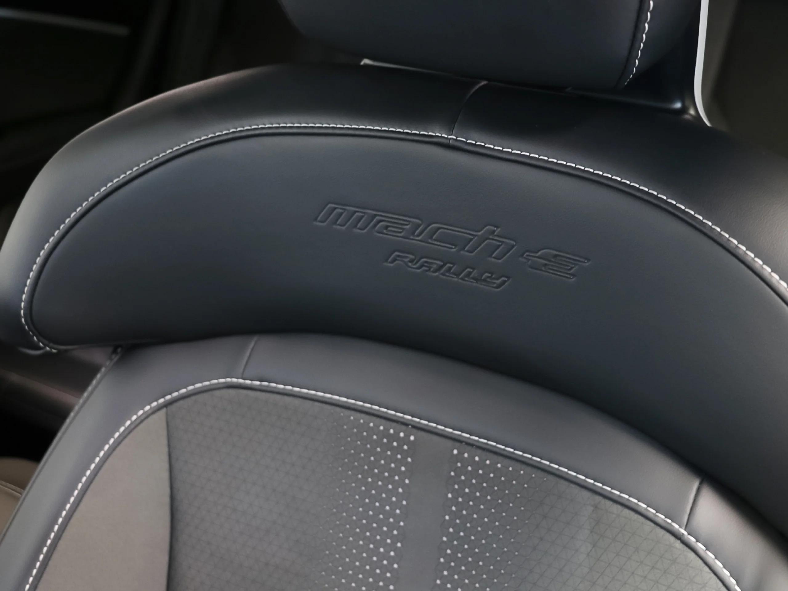 Ford Mustang Mach-E GT AWD Rango Extendido 358 kW (487 CV) - Foto 11