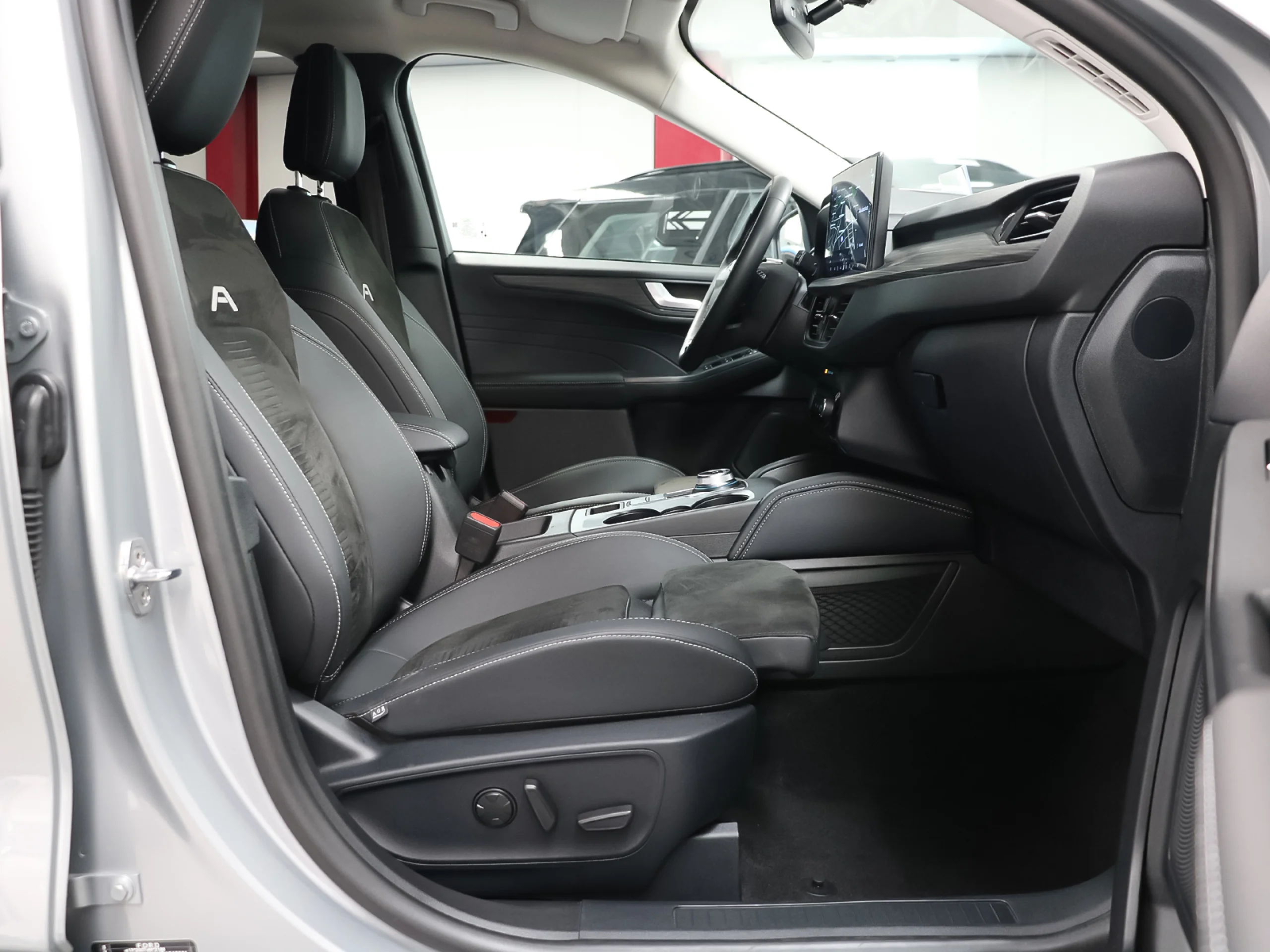 Ford Kuga 2.5 Duratec PHEV Active X 178 kW (243 CV) - Foto 4