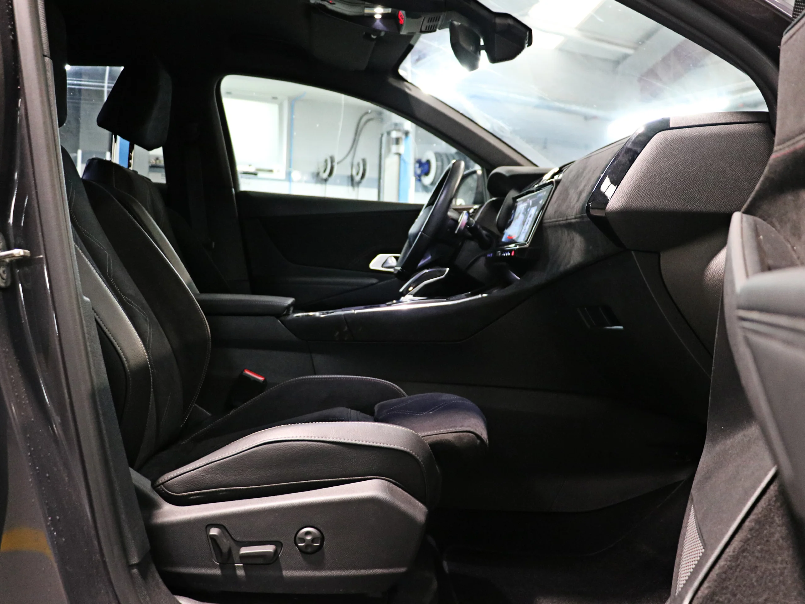 DS DS7 Crossback Plug-In Hybrid Pallas 165 kW (224 CV) - Foto 6