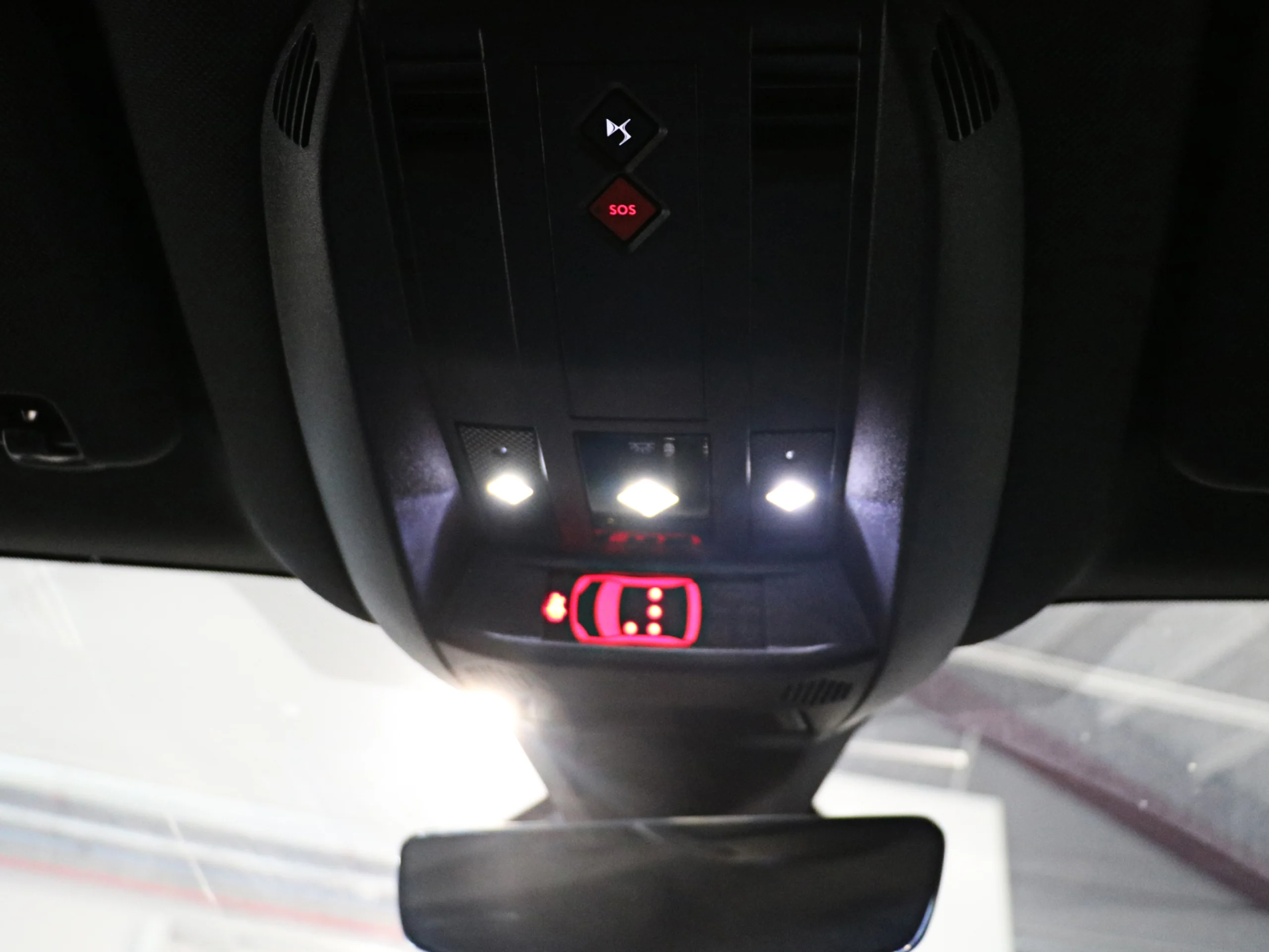 DS DS7 Crossback Plug-In Hybrid Pallas 165 kW (224 CV) - Foto 23