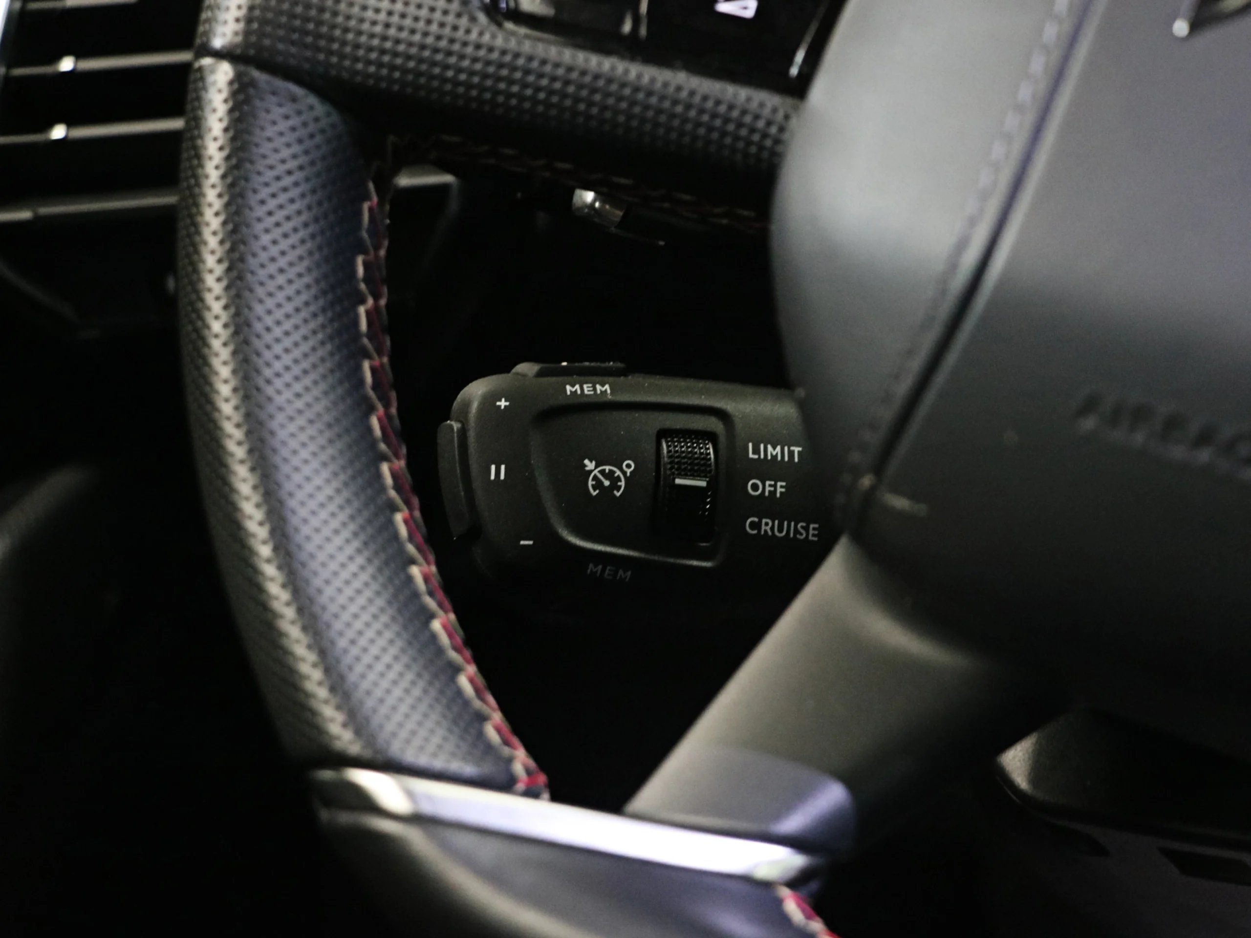 DS DS7 Crossback Plug-In Hybrid Pallas 165 kW (224 CV) - Foto 27