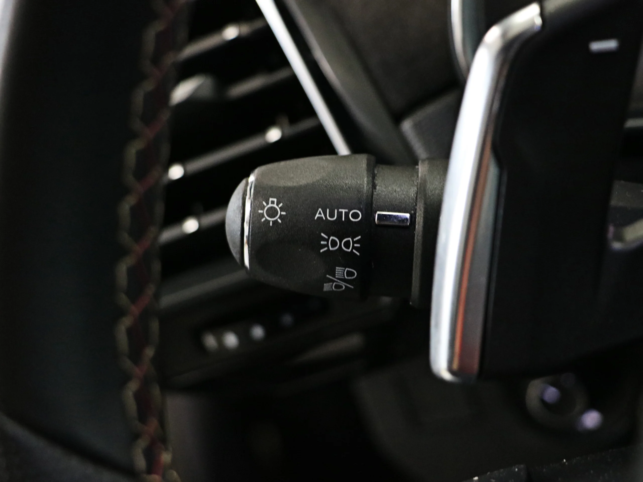 DS DS7 Crossback Plug-In Hybrid Pallas 165 kW (224 CV) - Foto 31