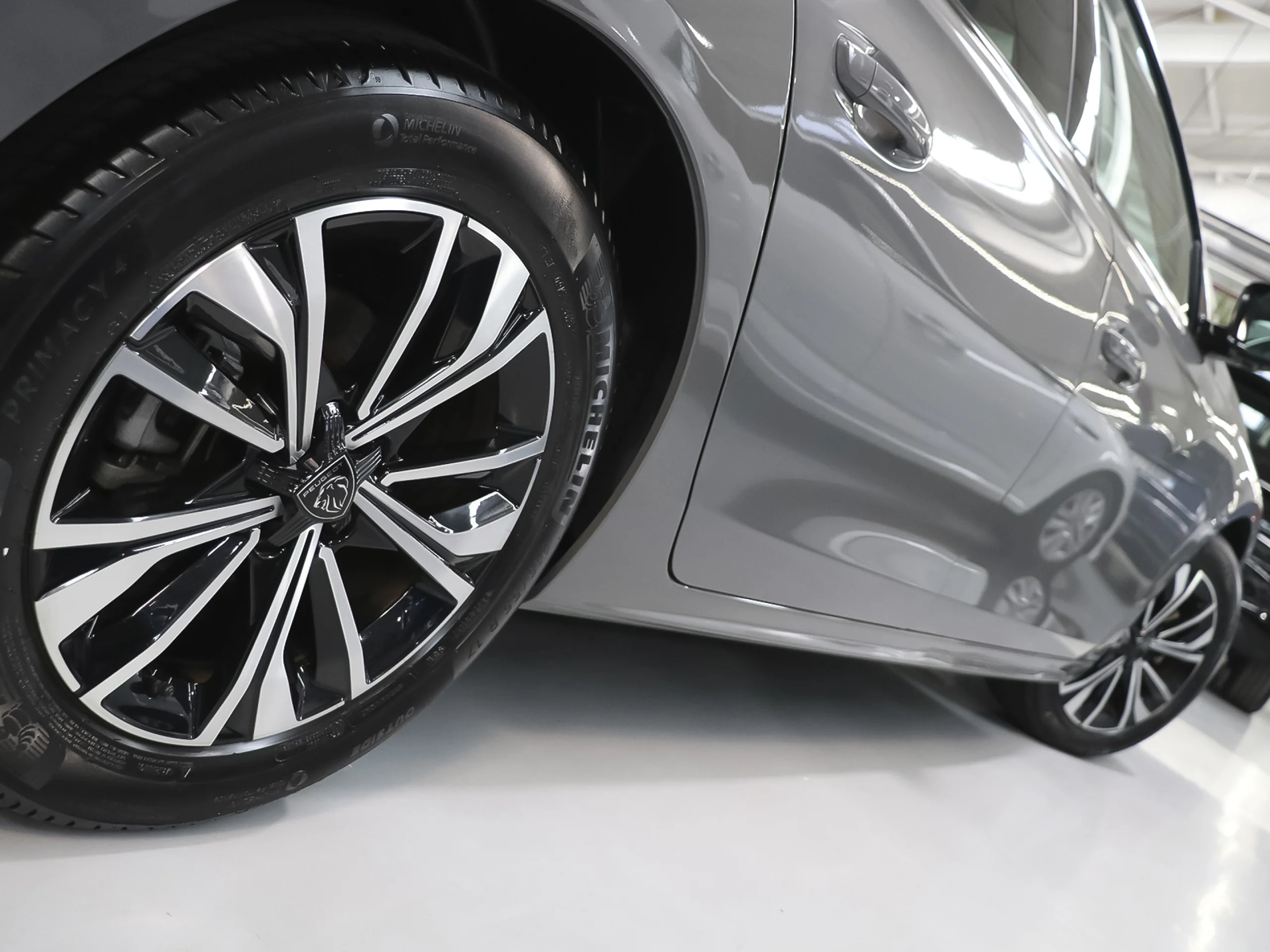 Peugeot 508 PureTech 130 S&S Allure EAT8 96 kW (130 CV) - Foto 34