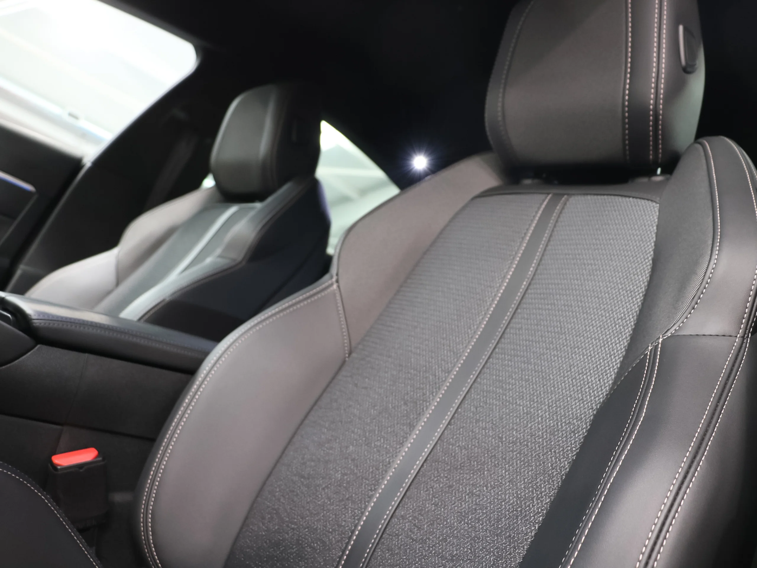 Peugeot 508 PureTech 130 S&S Allure EAT8 96 kW (130 CV) - Foto 9