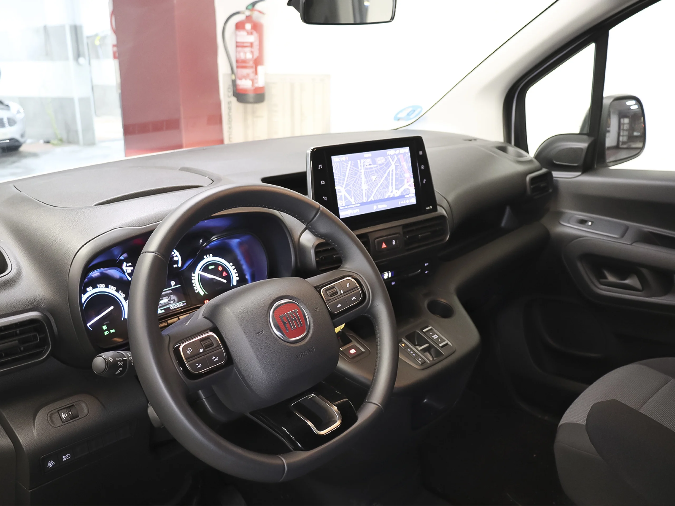 Fiat E-Doblò Furgón Maxi 50kWh L2H1 100 kW (136 CV) - Foto 6