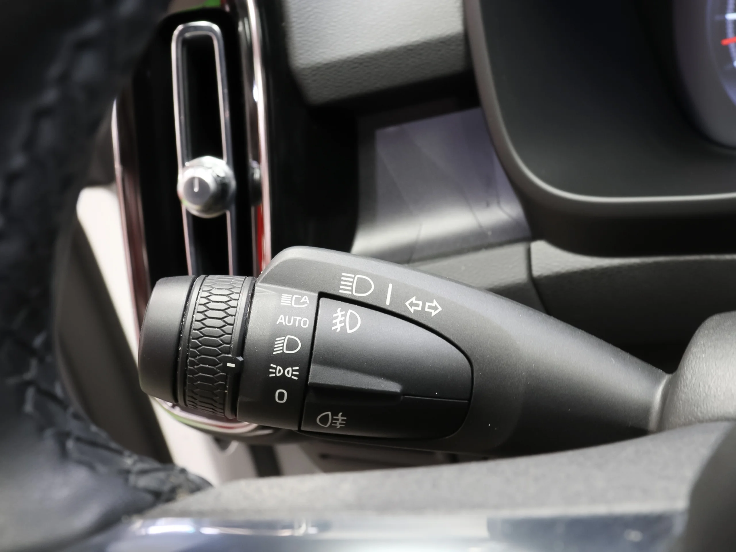 Volvo XC40 T4 PHEV Recharge Core Auto 155 kW (211 CV) - Foto 14