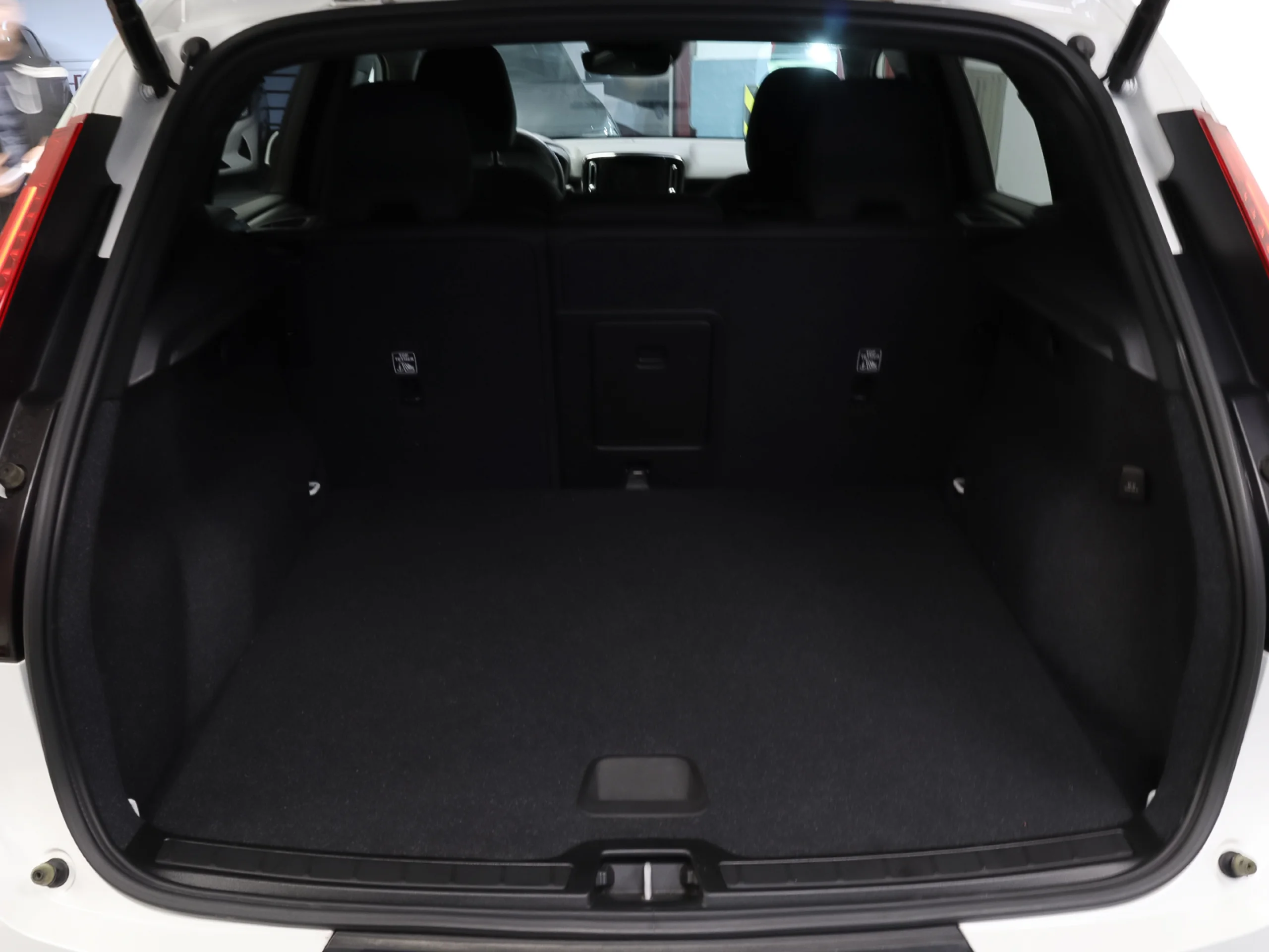 Volvo XC40 T4 PHEV Recharge Core Auto 155 kW (211 CV) - Foto 30