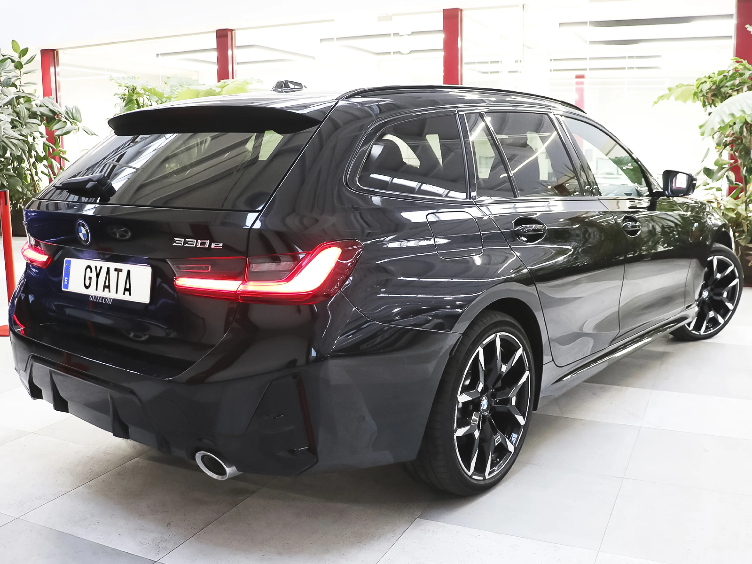 BMW Serie 3 330e xDrive Touring 215 kW (292 CV) - Foto 3