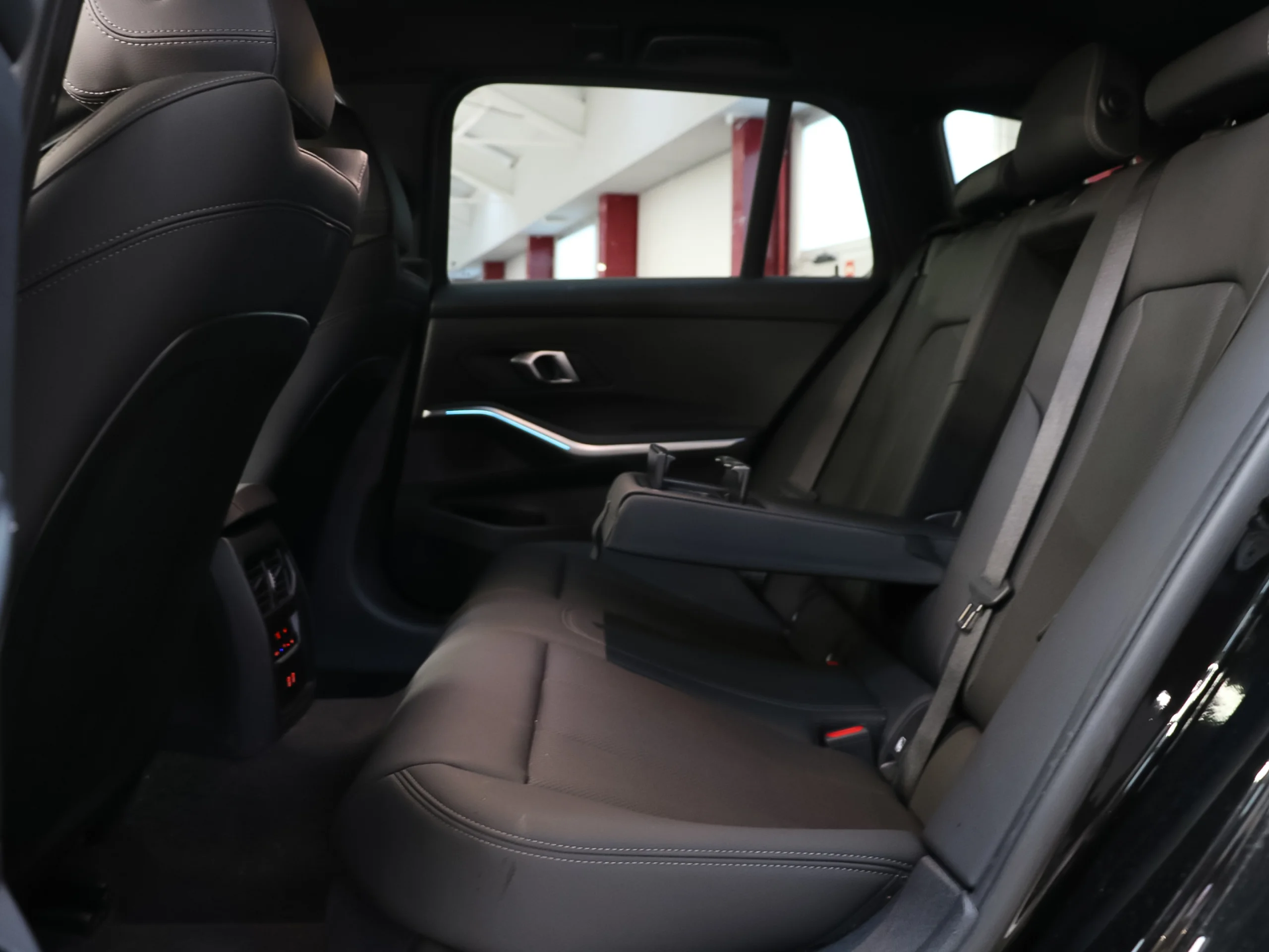 BMW Serie 3 330e xDrive Touring 215 kW (292 CV) - Foto 12