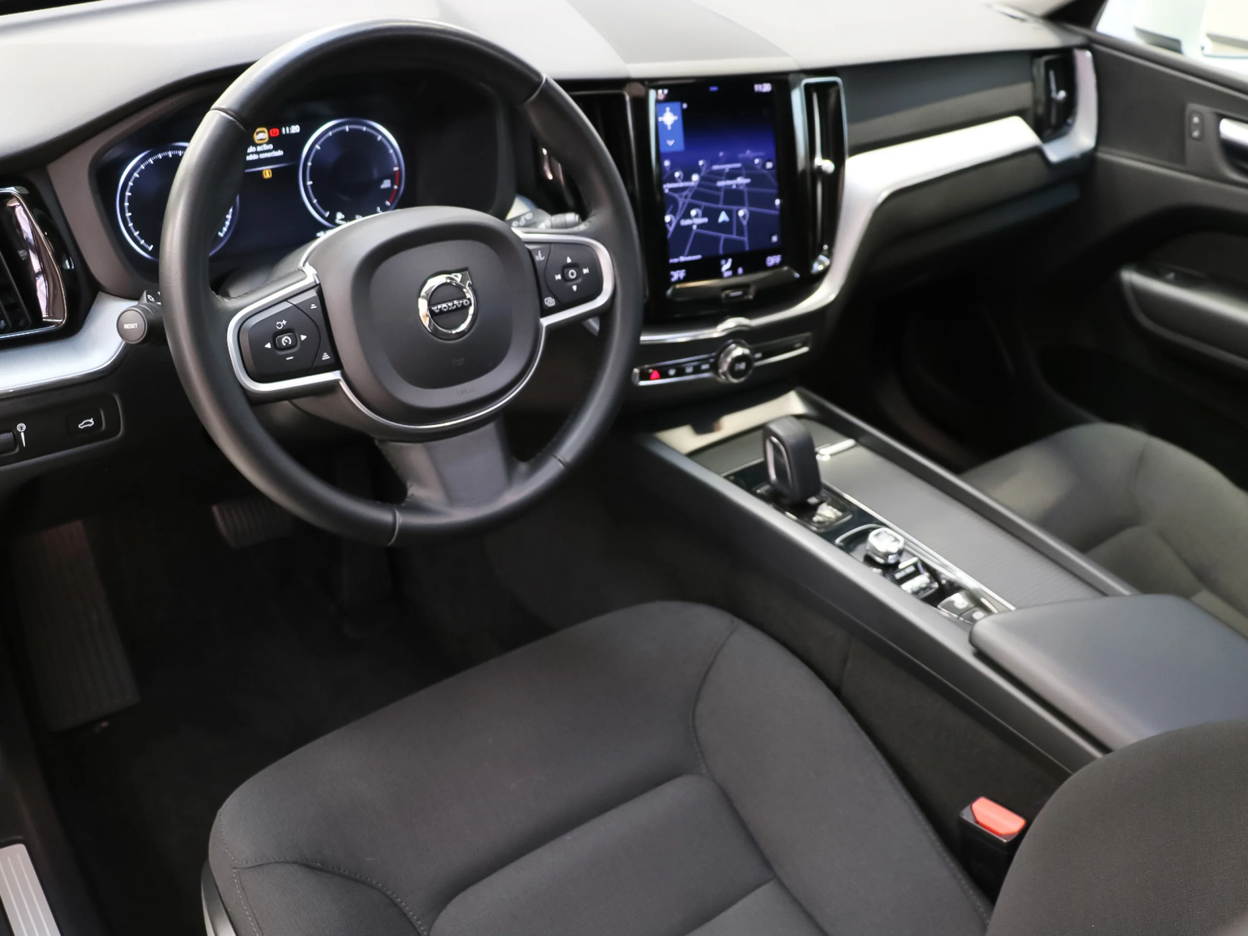 Volvo XC60 B4 D Momentum Pro Auto 145 kW (197 CV) - Foto 4