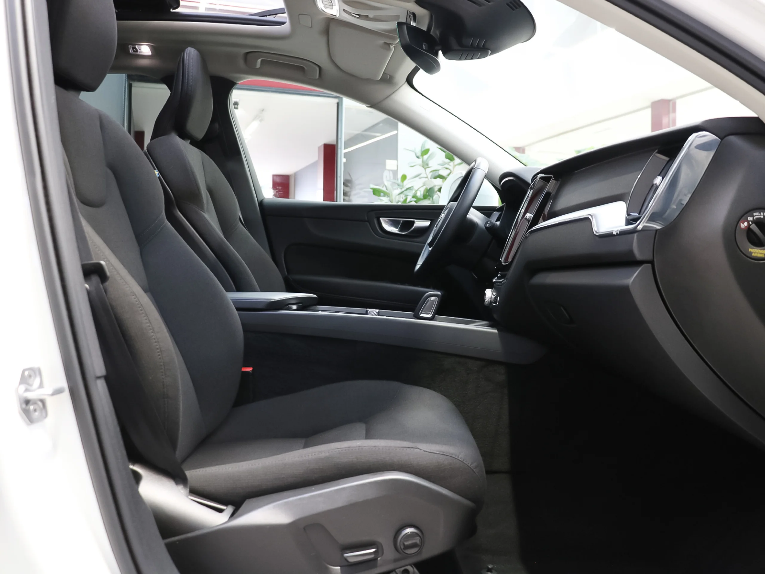 Volvo XC60 B4 D Momentum Pro Auto 145 kW (197 CV) - Foto 6