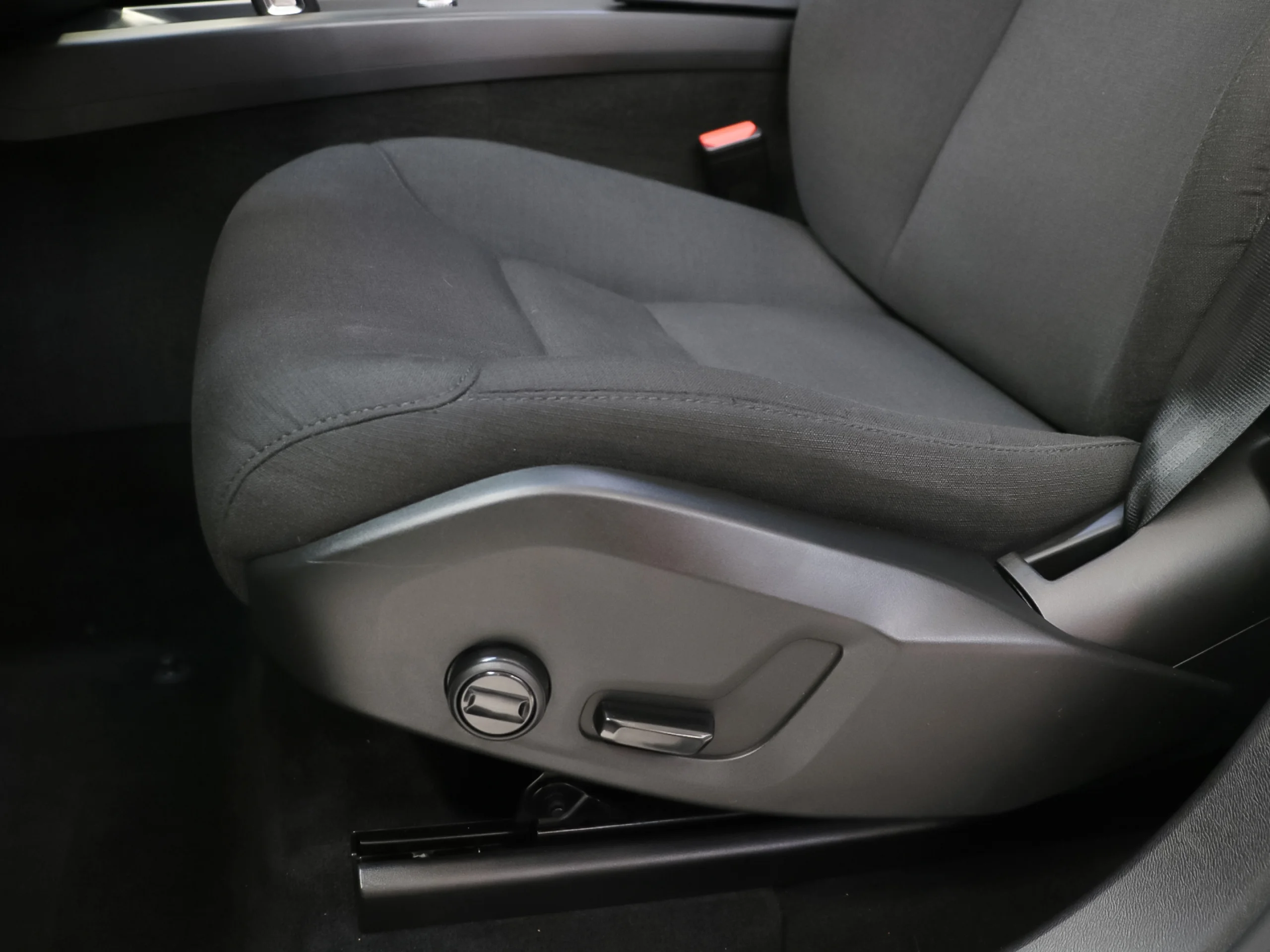 Volvo XC60 B4 D Momentum Pro Auto 145 kW (197 CV) - Foto 8