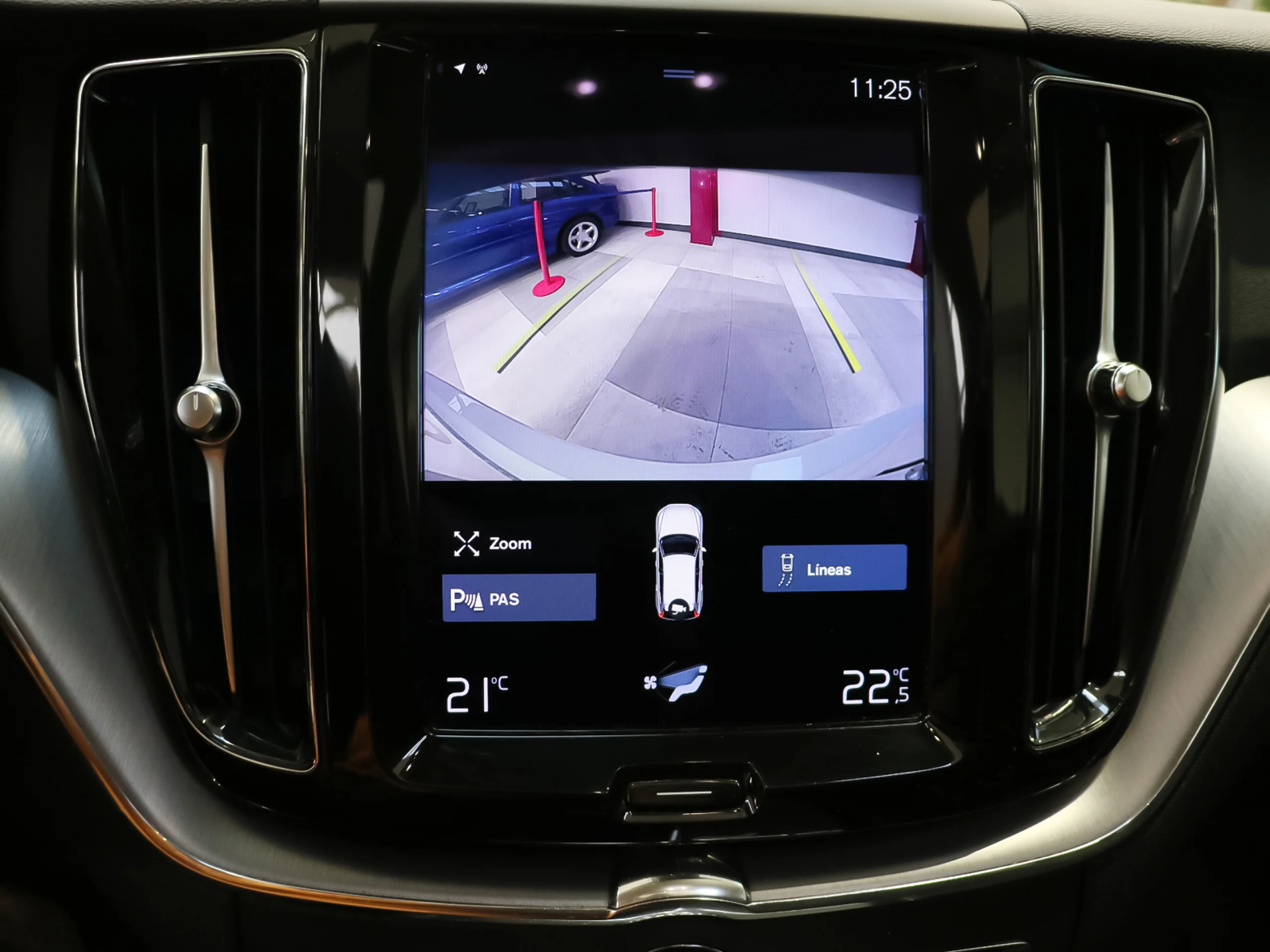 Volvo XC60 B4 D Momentum Pro Auto 145 kW (197 CV) - Foto 16