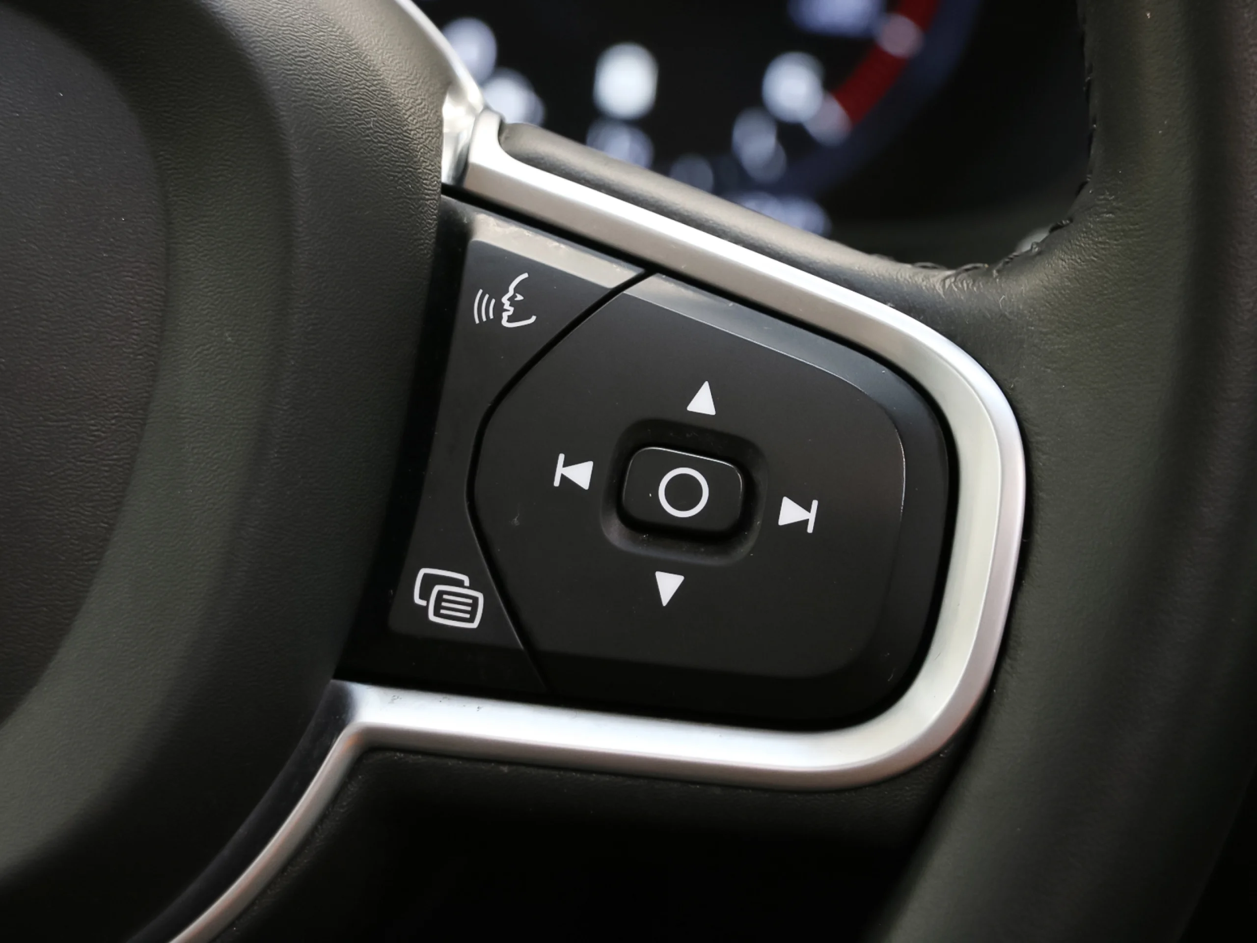 Volvo XC60 B4 D Momentum Pro Auto 145 kW (197 CV) - Foto 30