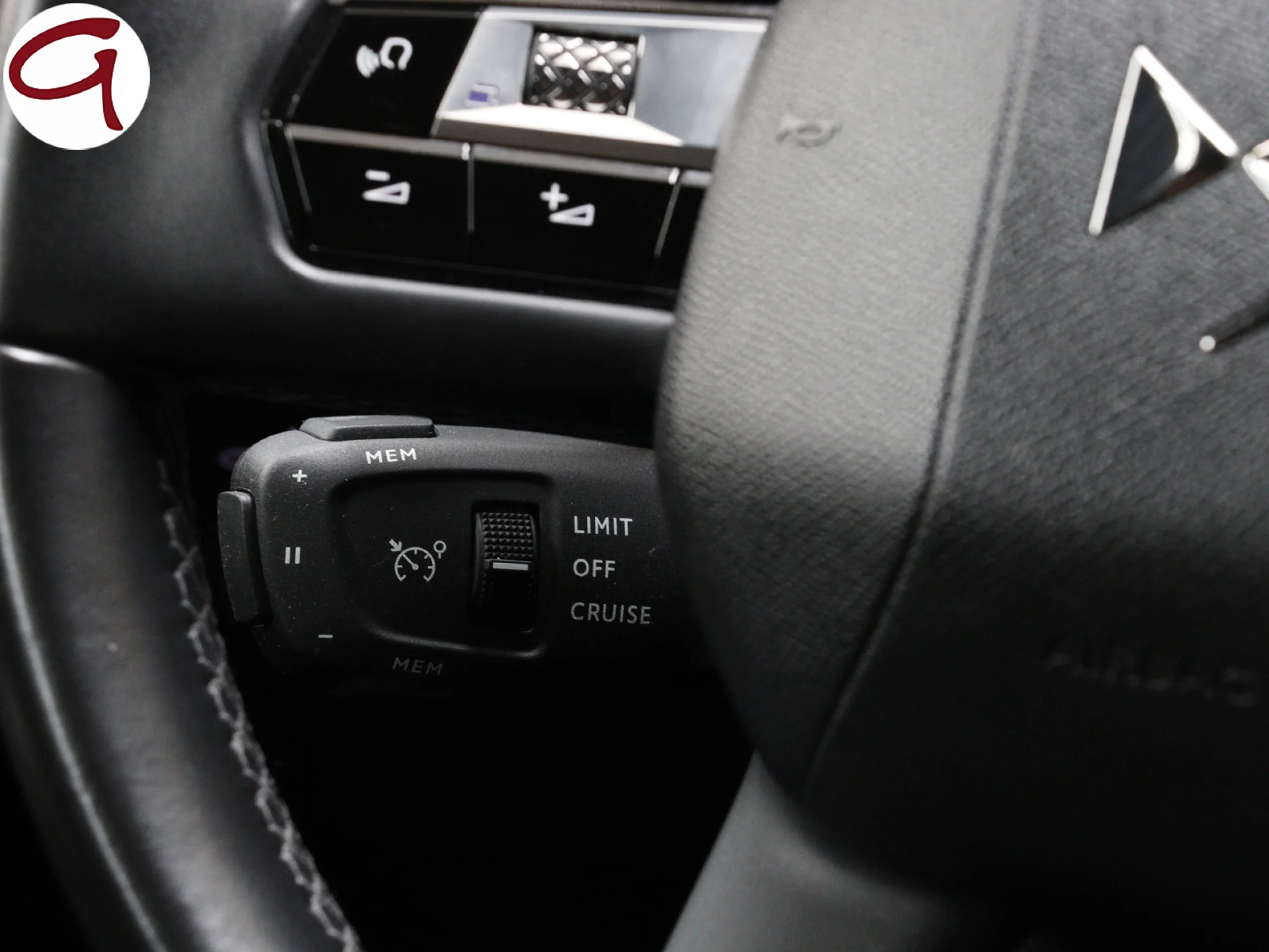 DS DS7 Crossback BlueHDi 130 Be Chic Auto 96 kW (130 CV) - Foto 25