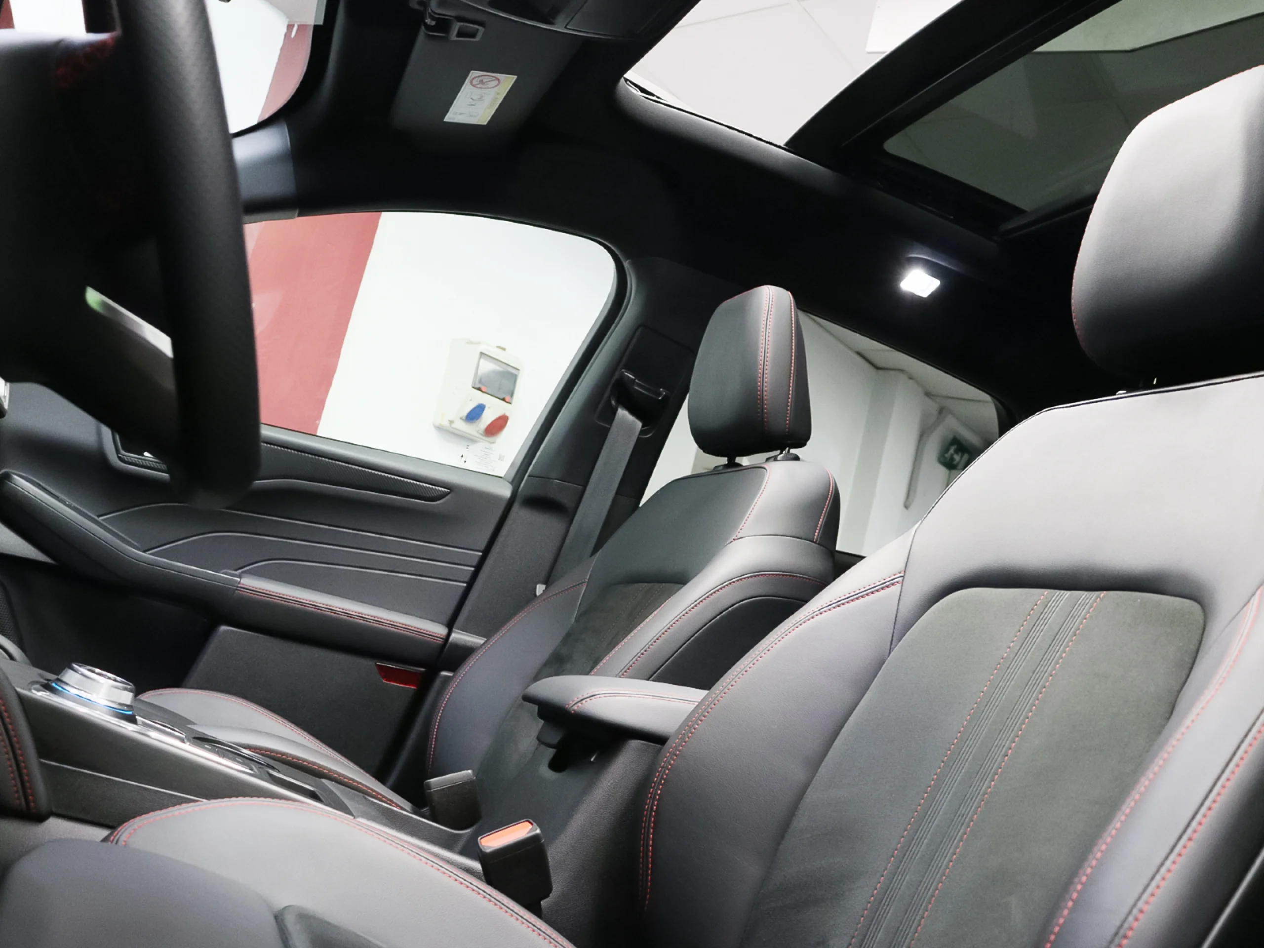 Ford Kuga 2.5 Duratec PHEV ST-Line X Auto 178 kW (243 CV) - Foto 10