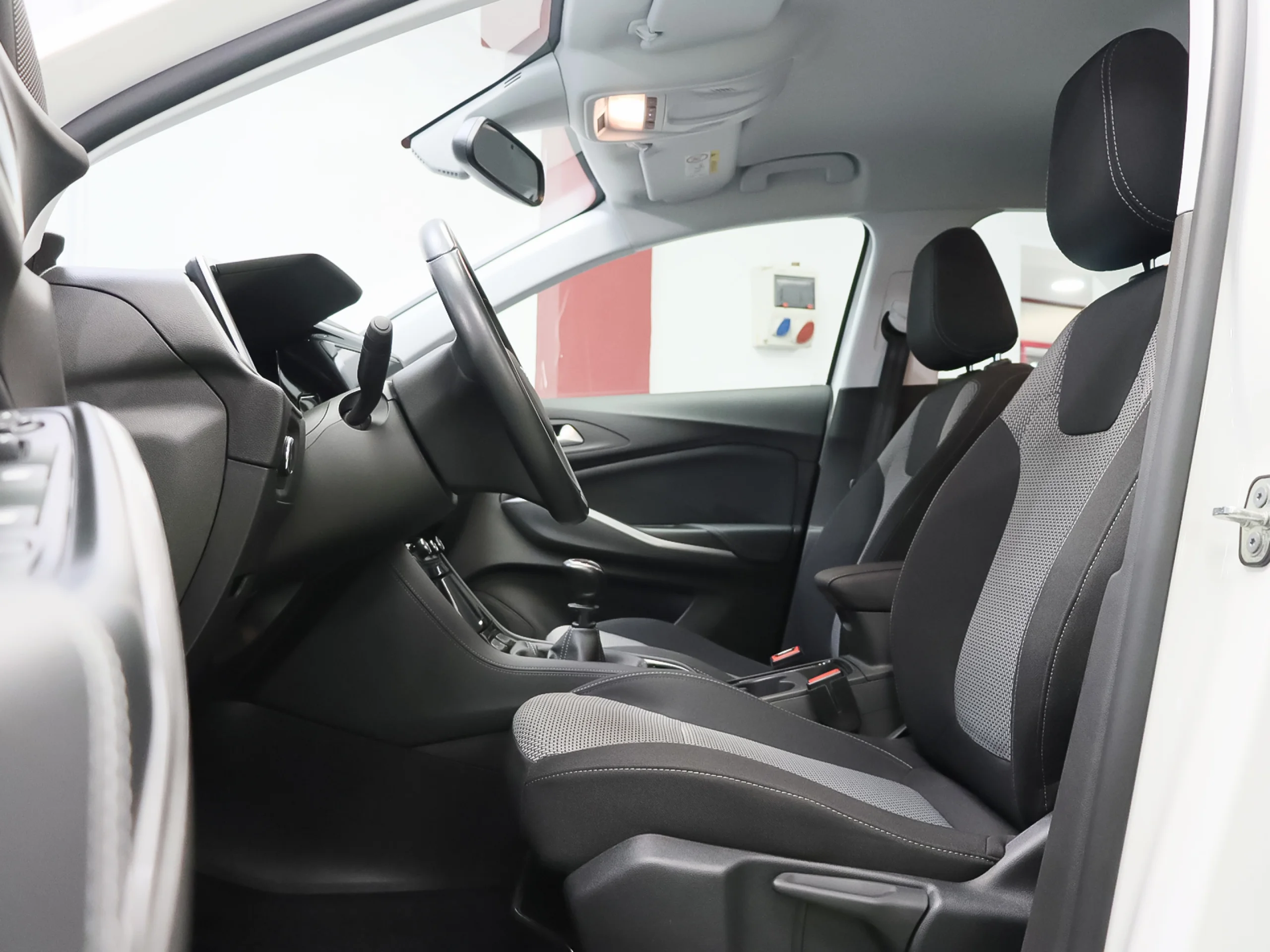 Opel Grandland 1.2 Turbo Design & Tech 96 kW (130 CV) - Foto 5