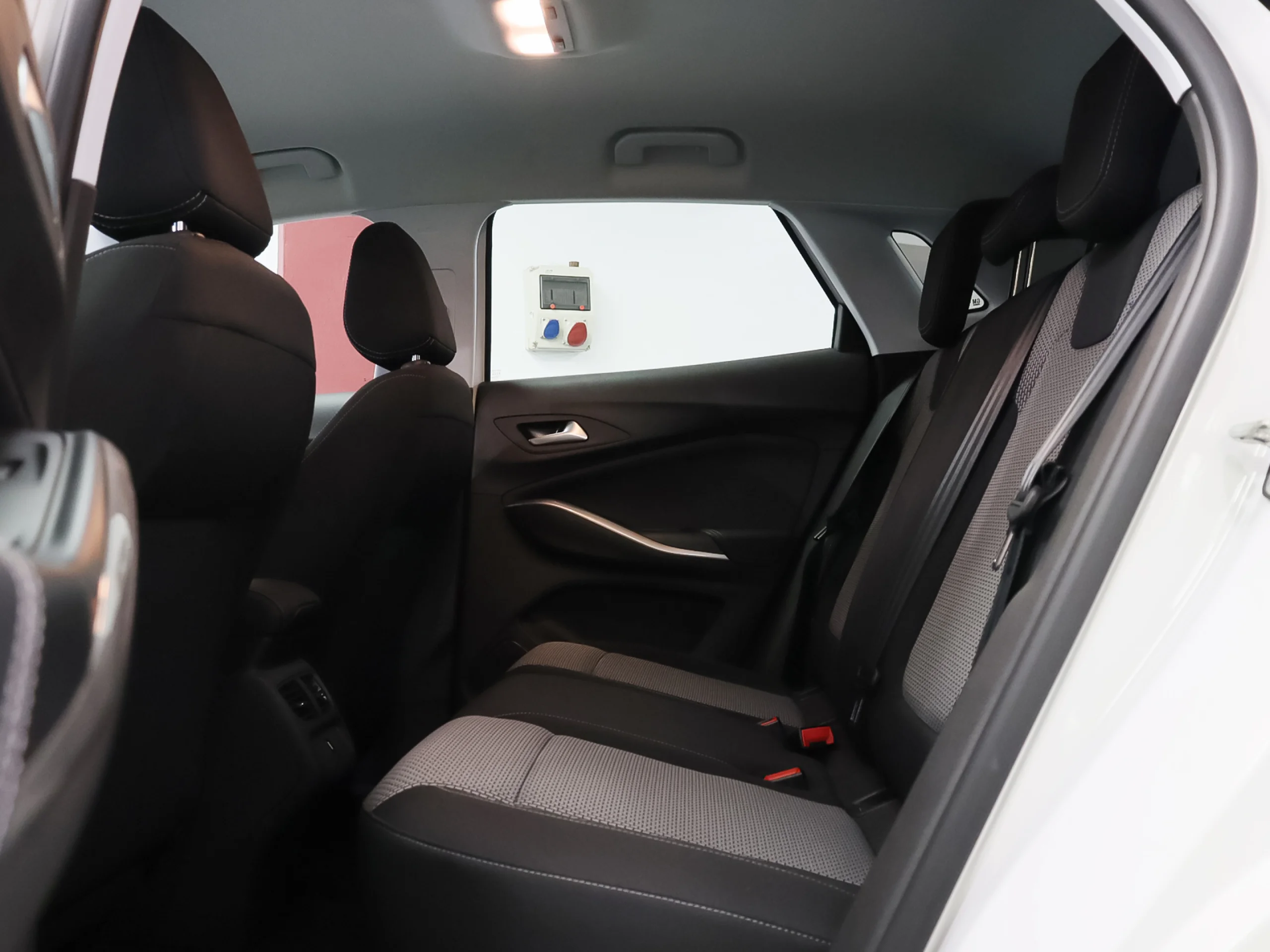 Opel Grandland 1.2 Turbo Design & Tech 96 kW (130 CV) - Foto 8