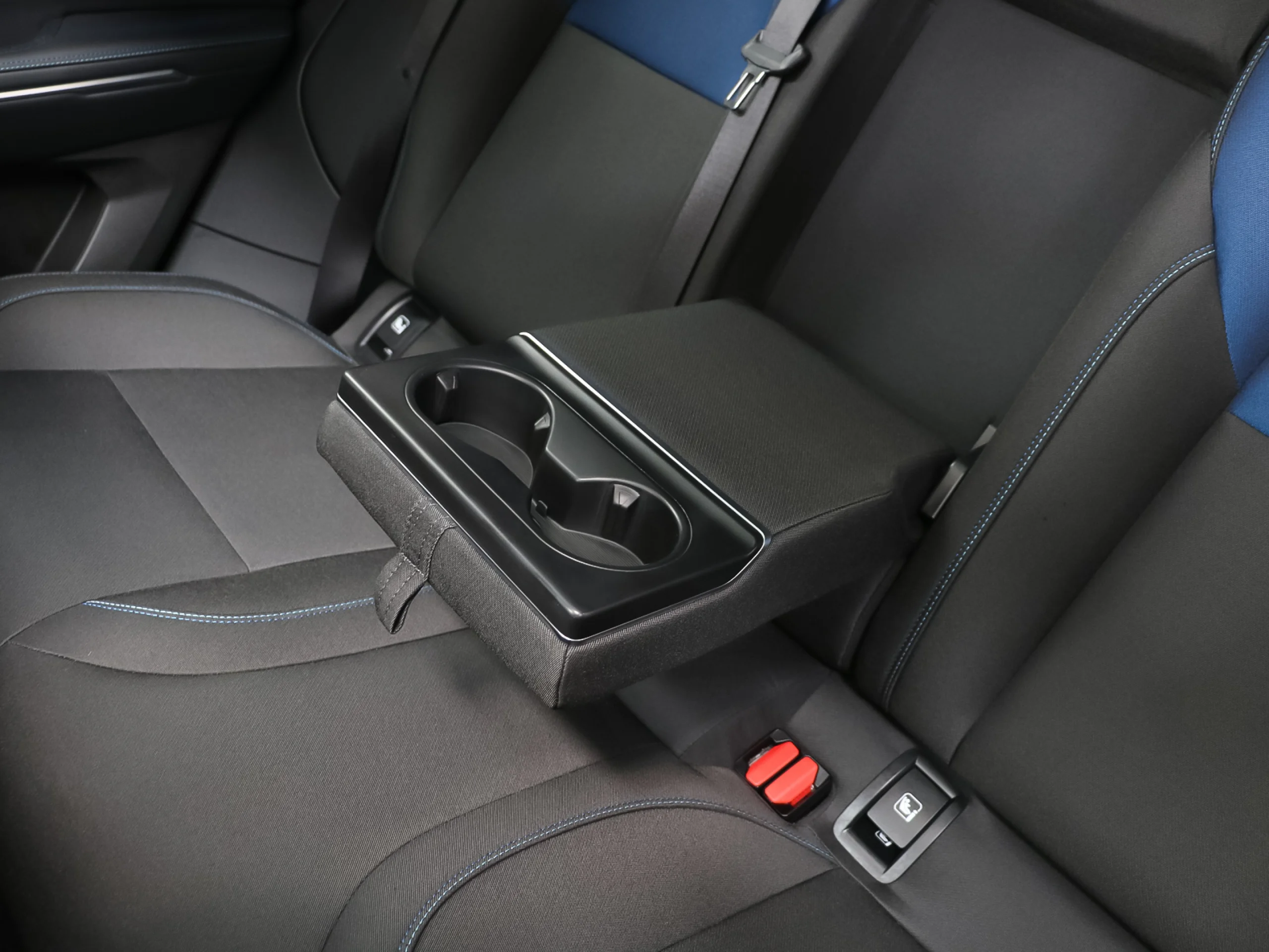 Lynk & Co 01 1.5 PHEV 192 kW (261 CV) - Foto 12