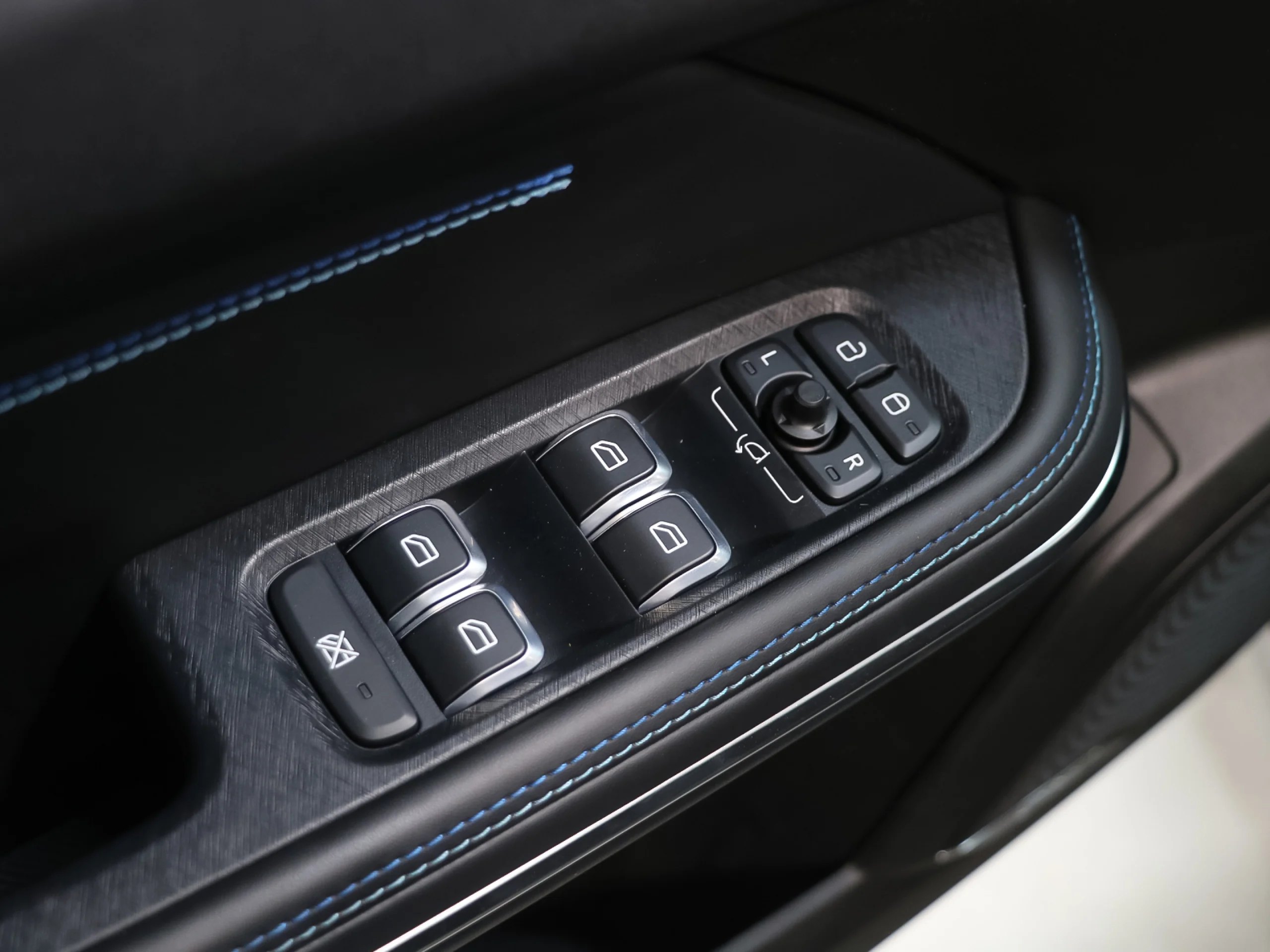 Lynk & Co 01 1.5 PHEV 192 kW (261 CV) - Foto 39