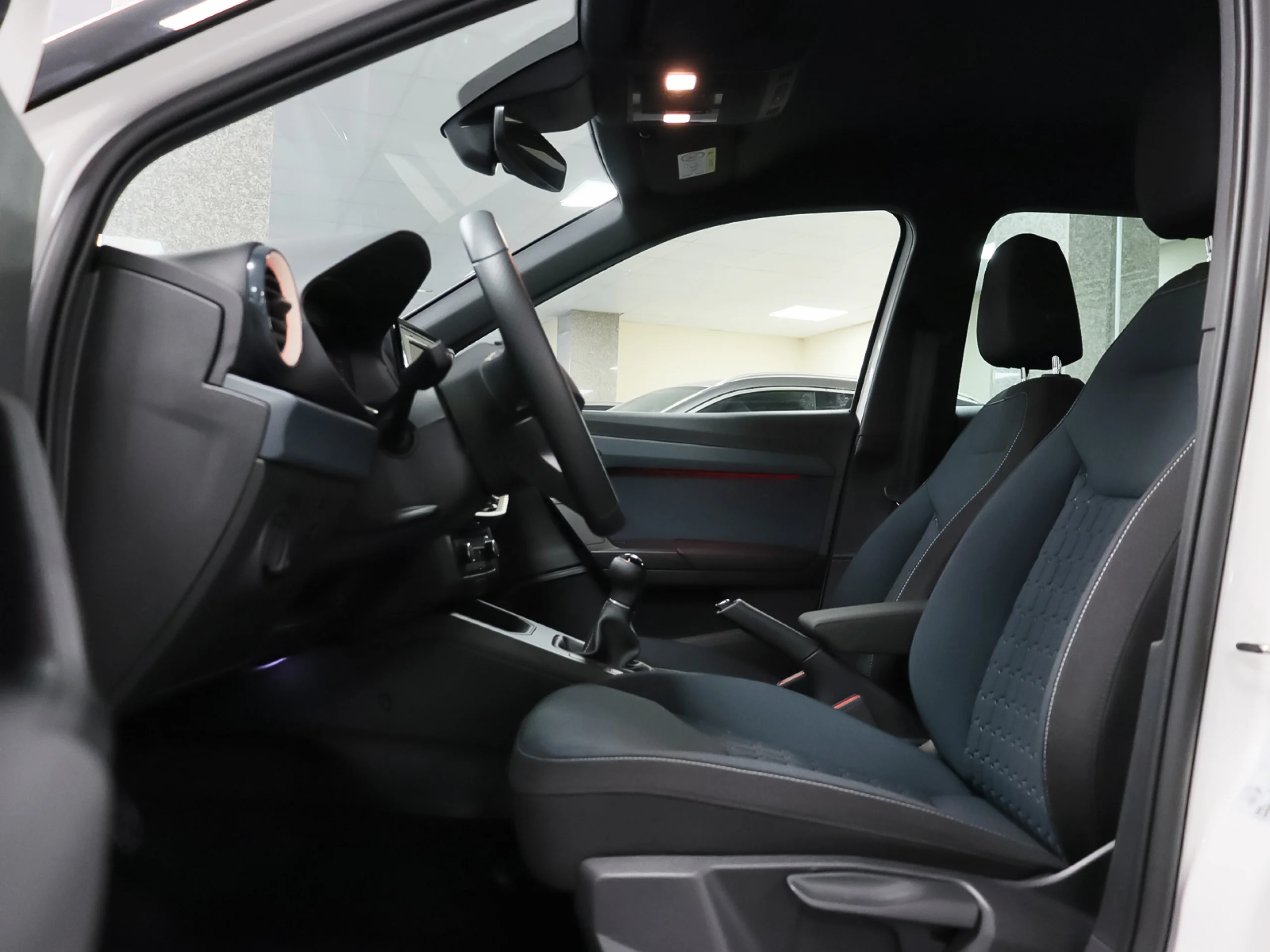 SEAT Arona 1.0 TSI S&S Style+ 85 kW (115 CV) - Foto 5