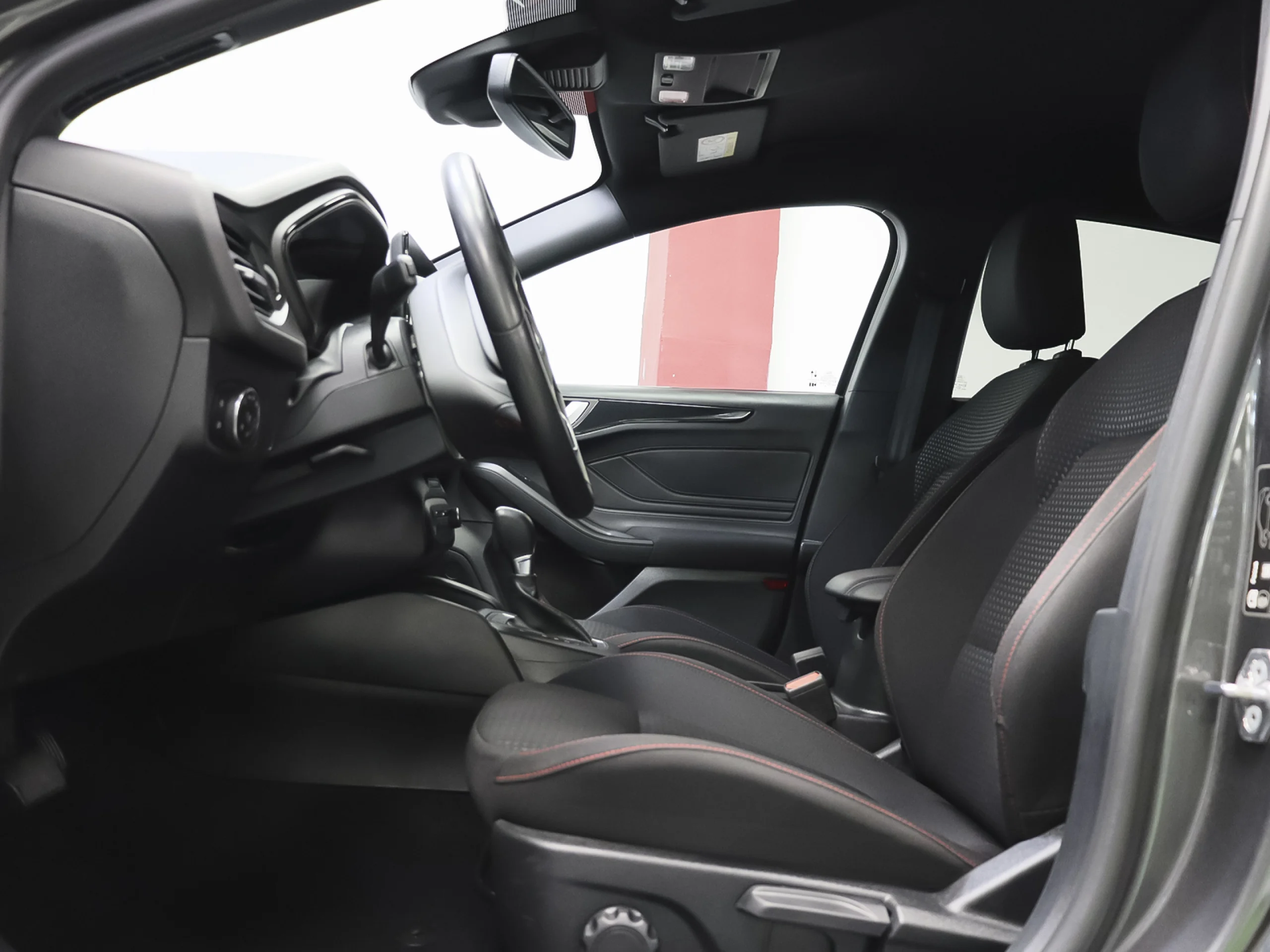 Ford Focus 1.0 Ecoboost MHEV ST-Line Auto 114 kW (155 CV) - Foto 5