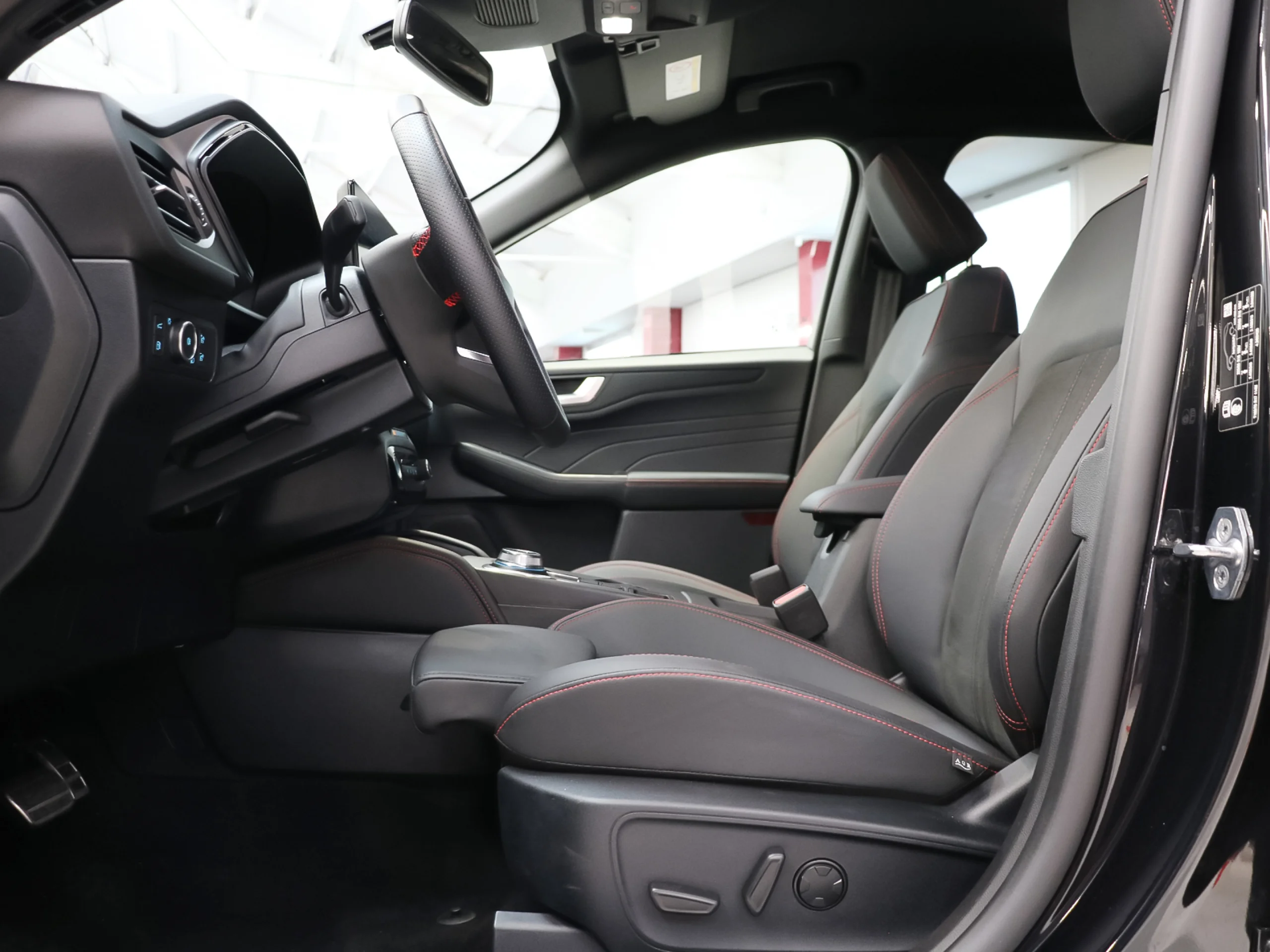 Ford Kuga 2.5 Duratec PHEV ST-Line X Auto 178 kW (243 CV) - Foto 13